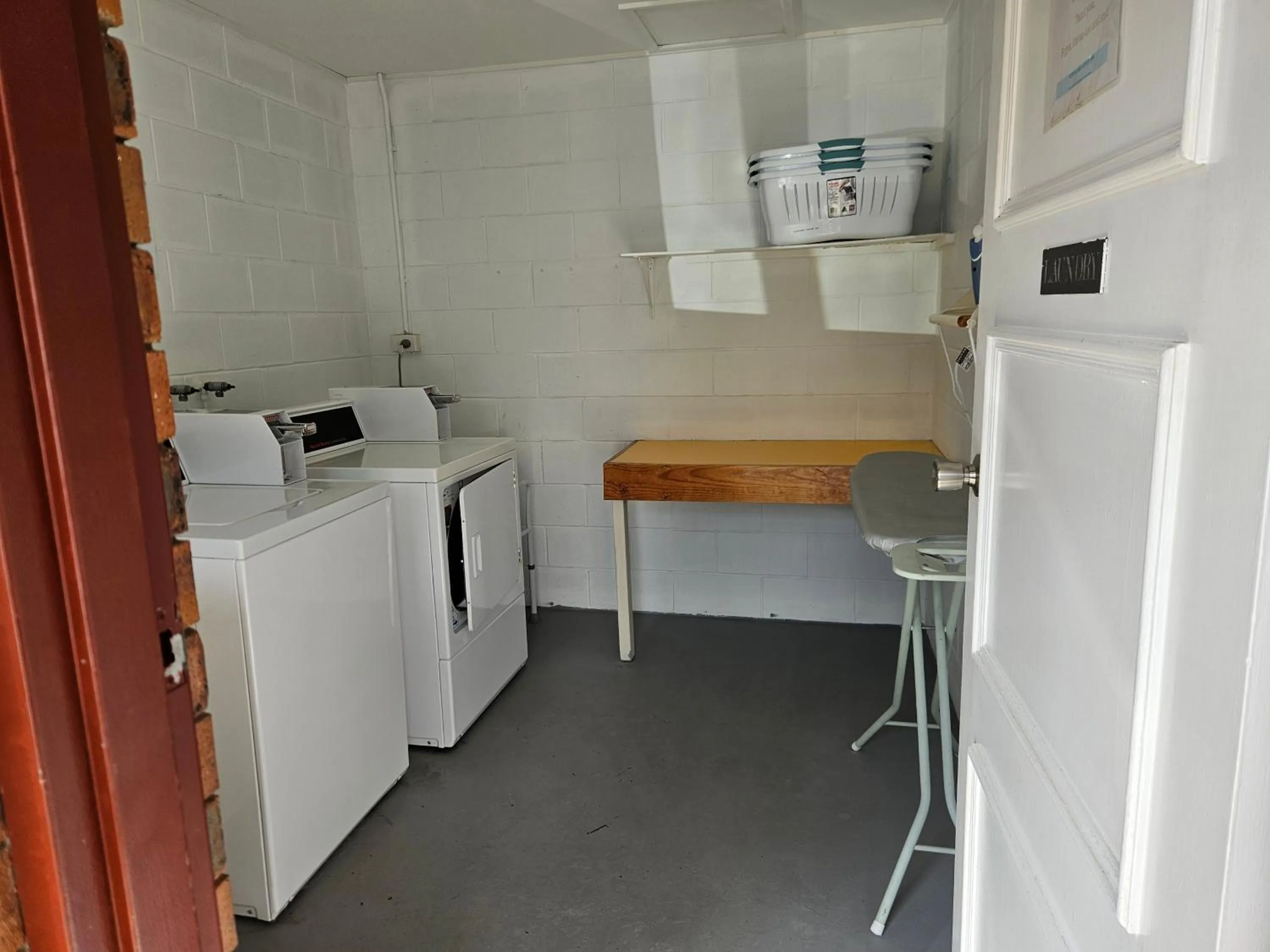 laundry in Cleveland Motor Inn