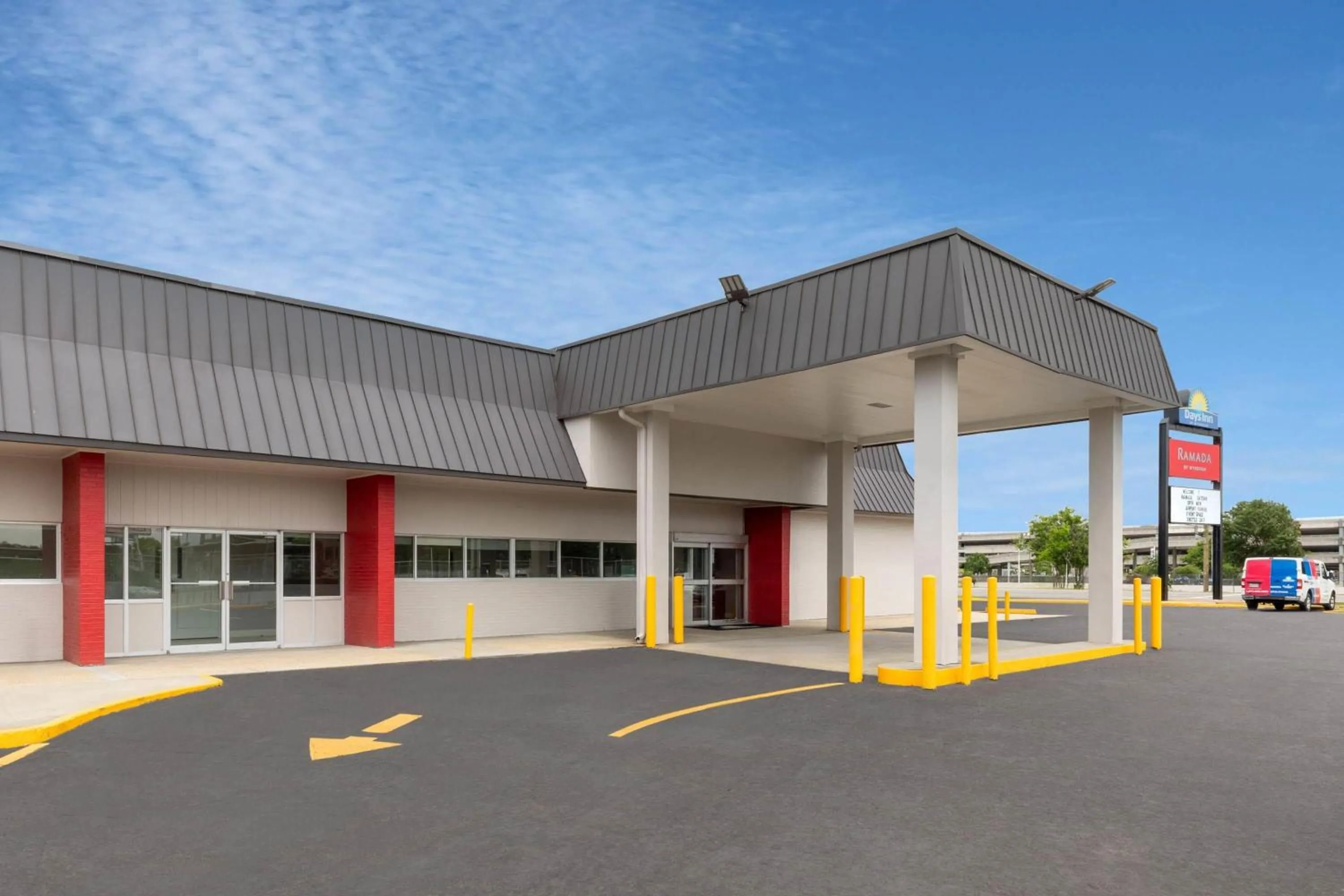 Property building in Days Inn by Wyndham Kenner/New Orleans Airport South