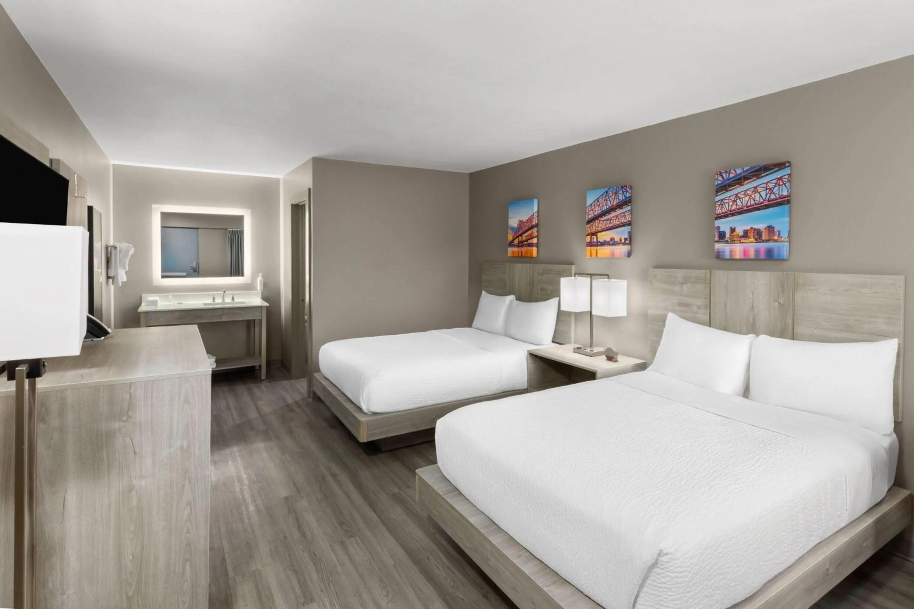 Photo of the whole room, Bed in Days Inn by Wyndham Kenner/New Orleans Airport South