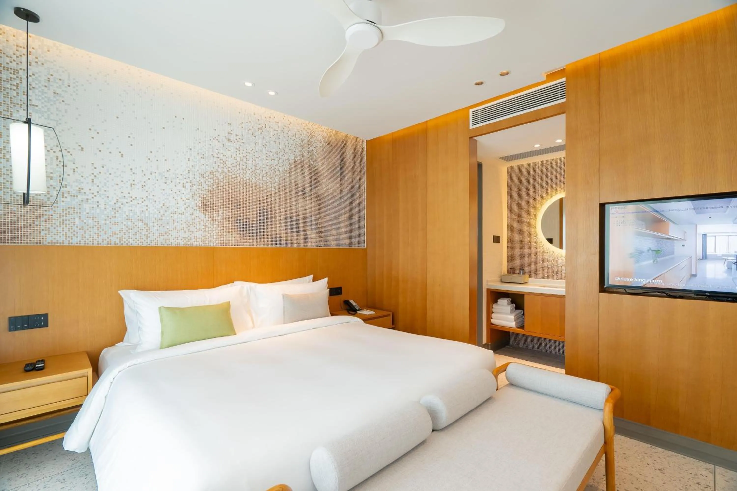 Photo of the whole room, Bed in Wyndham Garden Phuket Kamala
