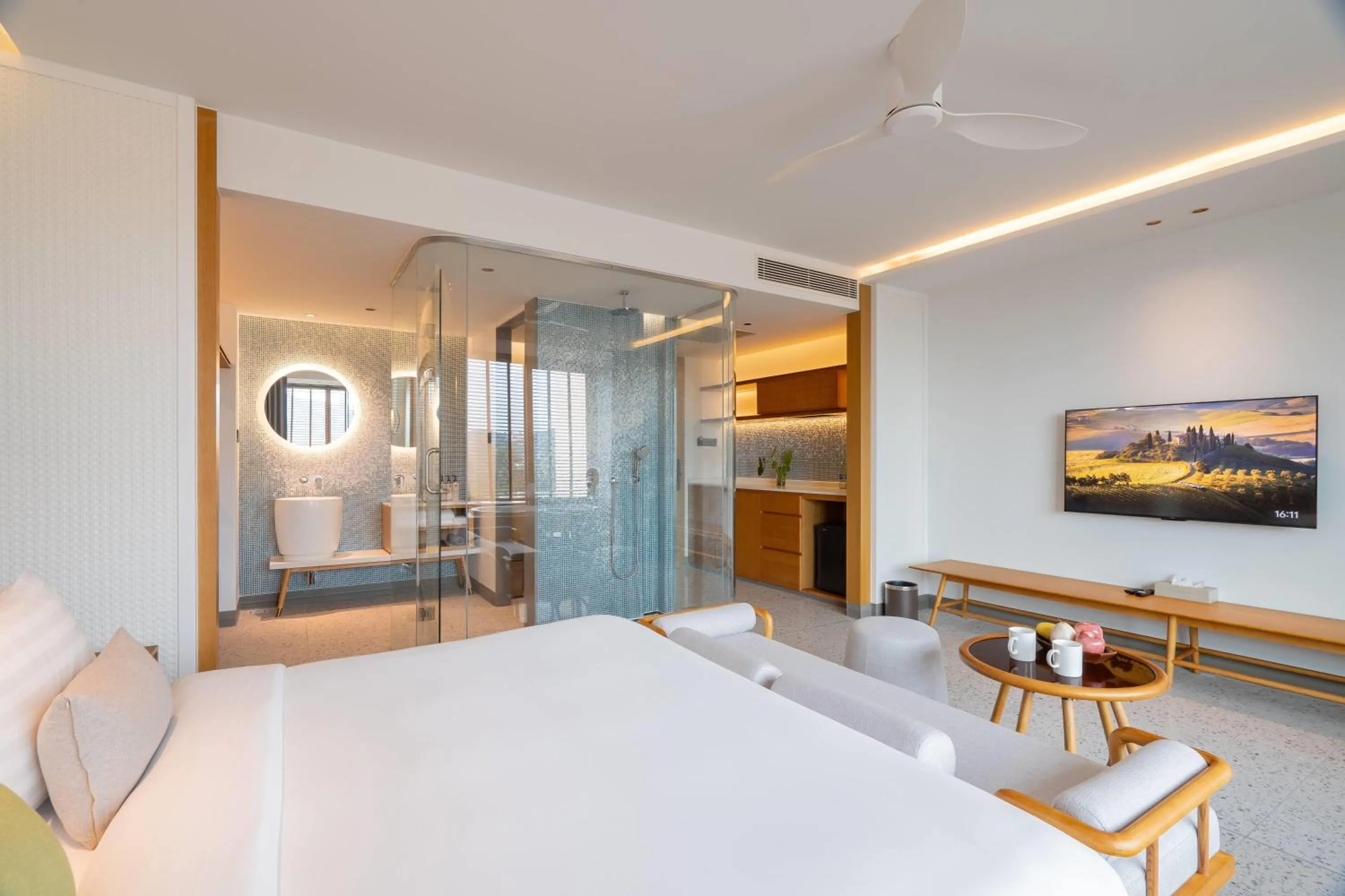 Photo of the whole room, Bed in Wyndham Garden Phuket Kamala