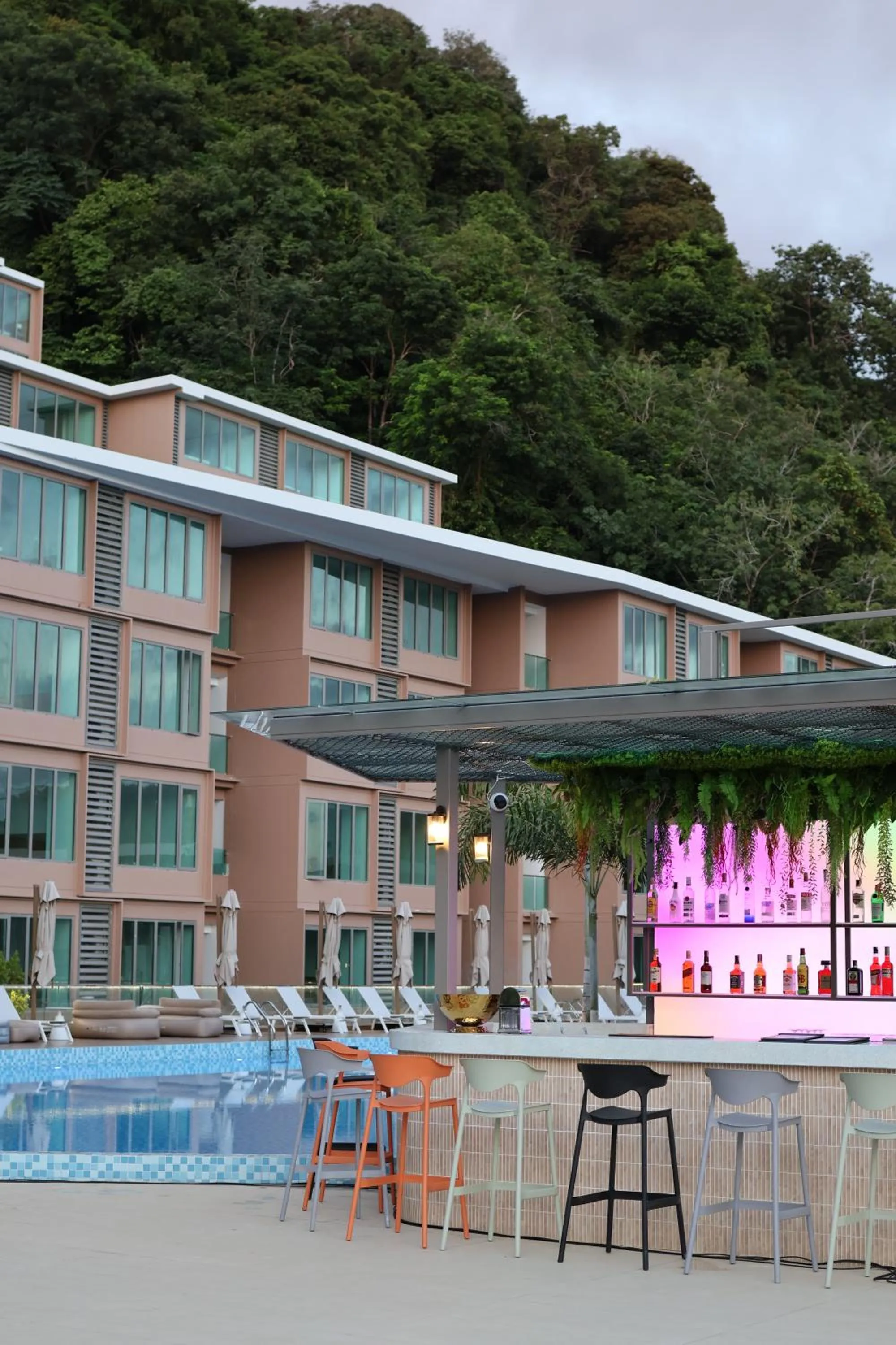 Lounge or bar in Wyndham Garden Phuket Kamala