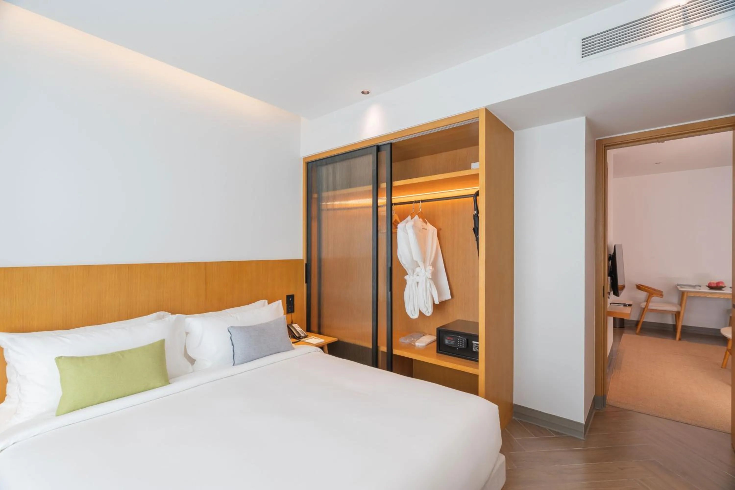 Bedroom, Bed in Wyndham Garden Phuket Kamala