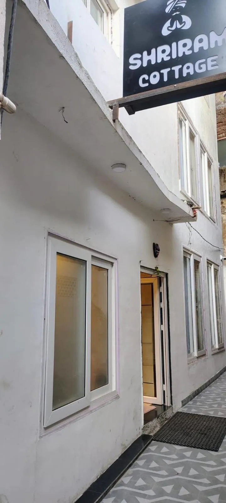 Property building in Hotel Shriram Cottage