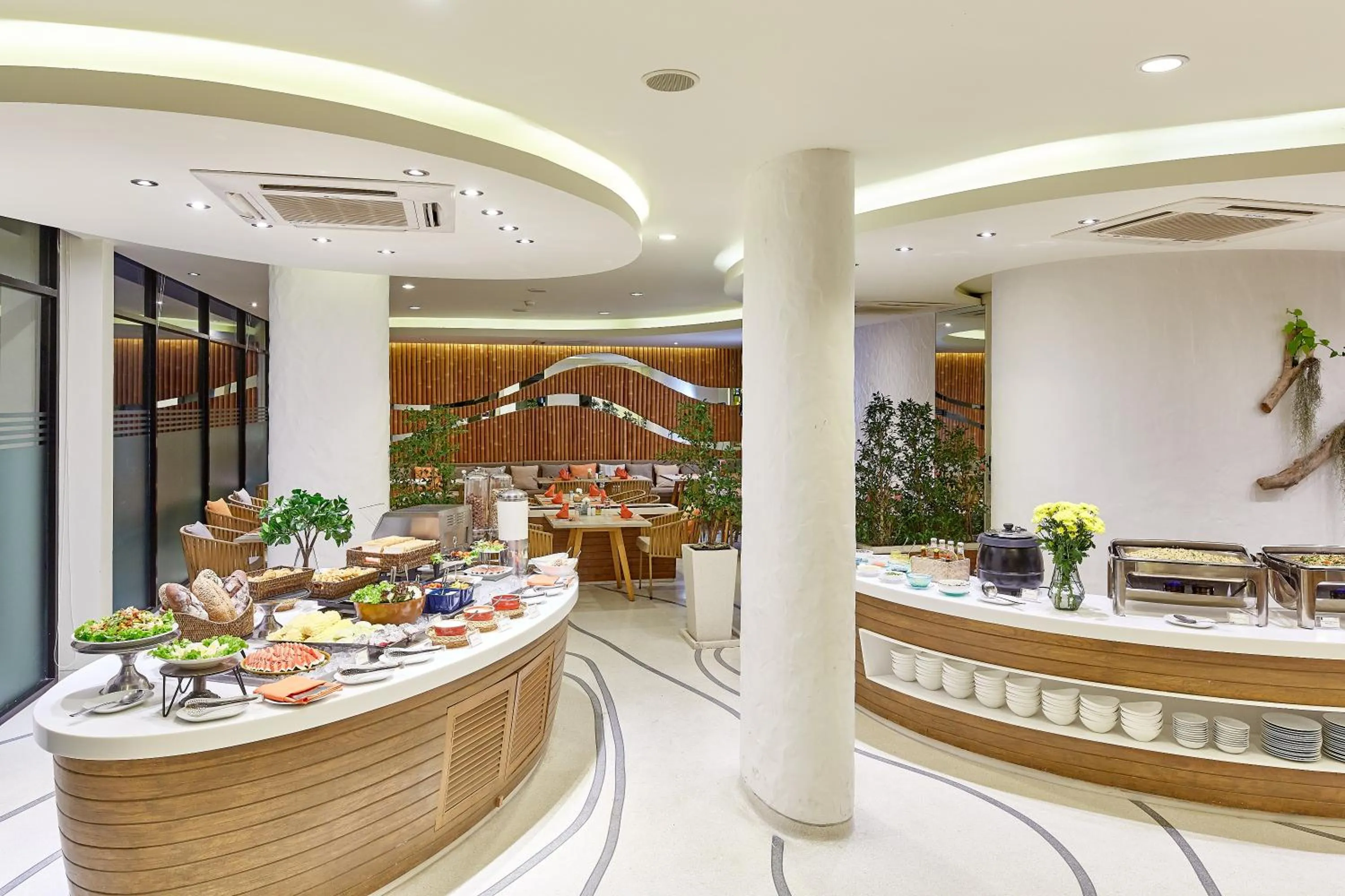 Restaurant/places to eat in Bandara Beach Resort, Phuket