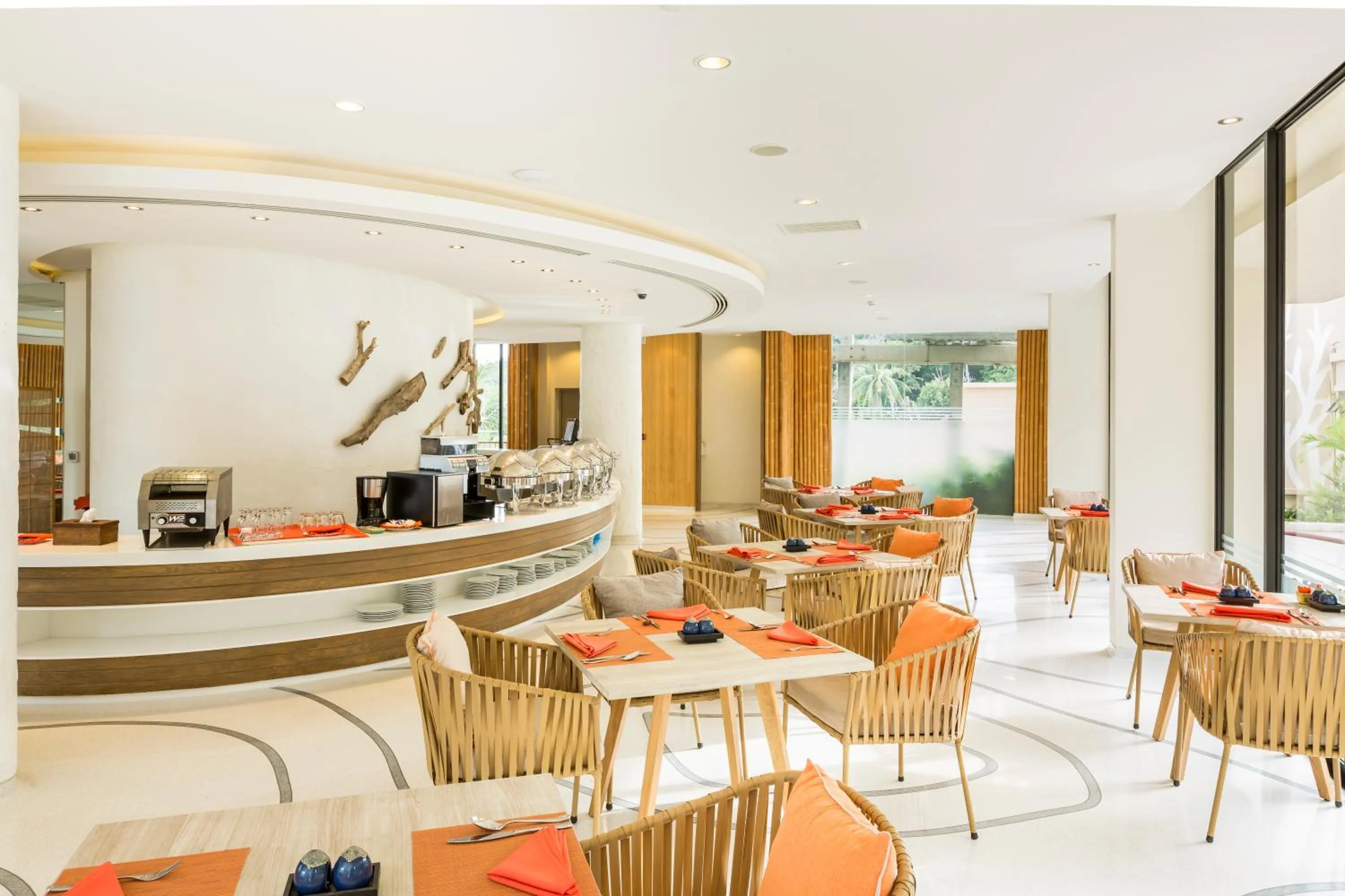 Restaurant/places to eat in Bandara Beach Resort, Phuket