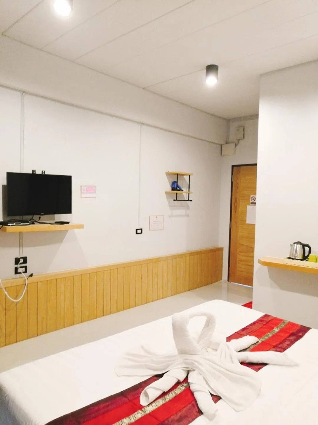 Bed in Little Lanna Guesthouse