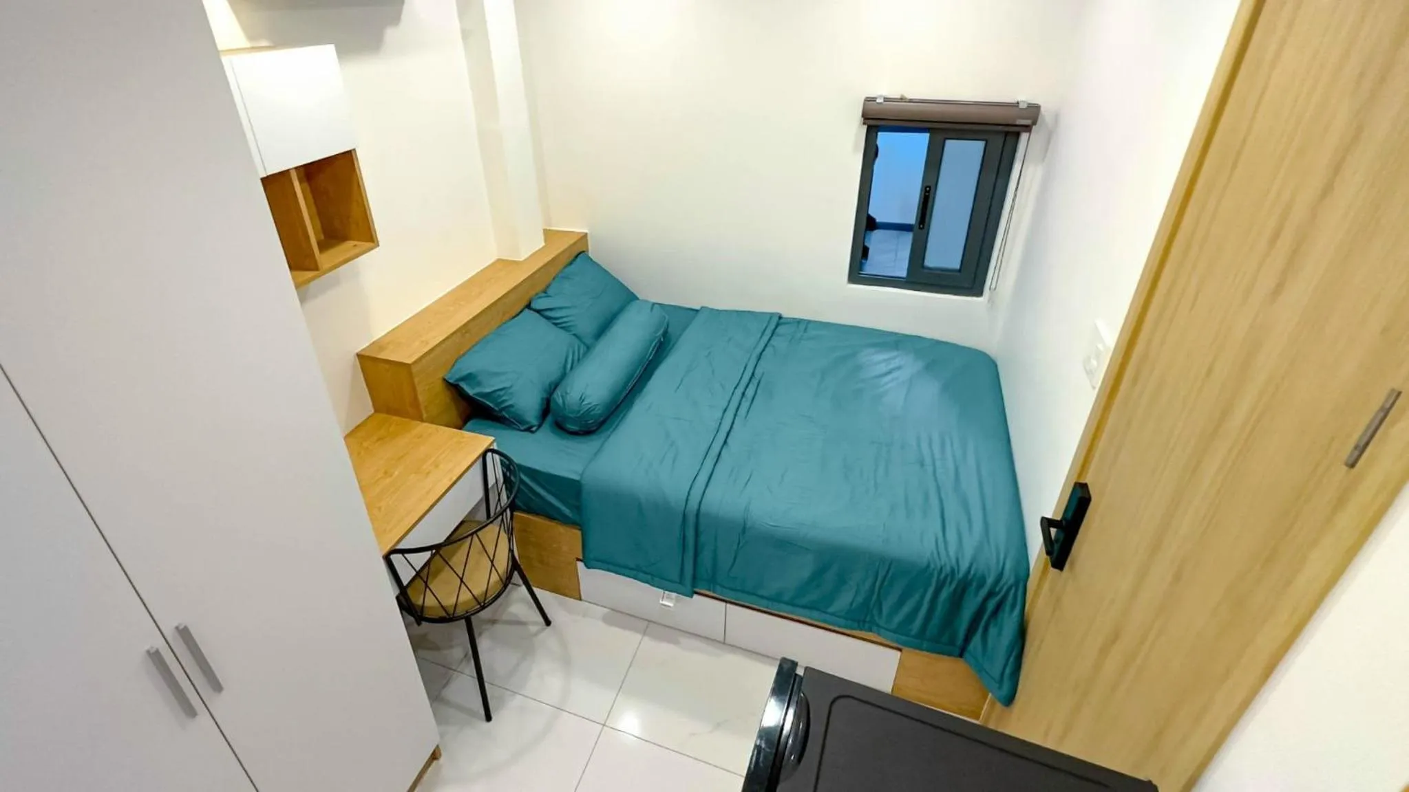 Photo of the whole room, Bed in Lunaria Maison - Local Side