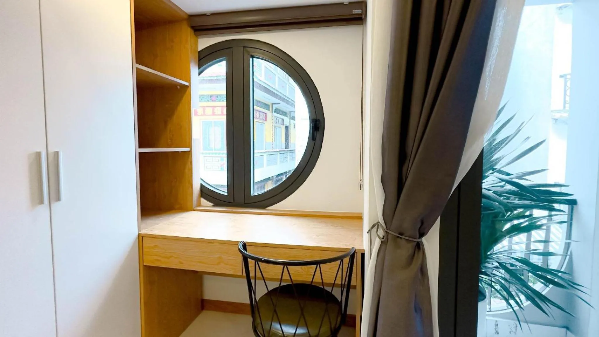 Lunaria Maison - Local Side