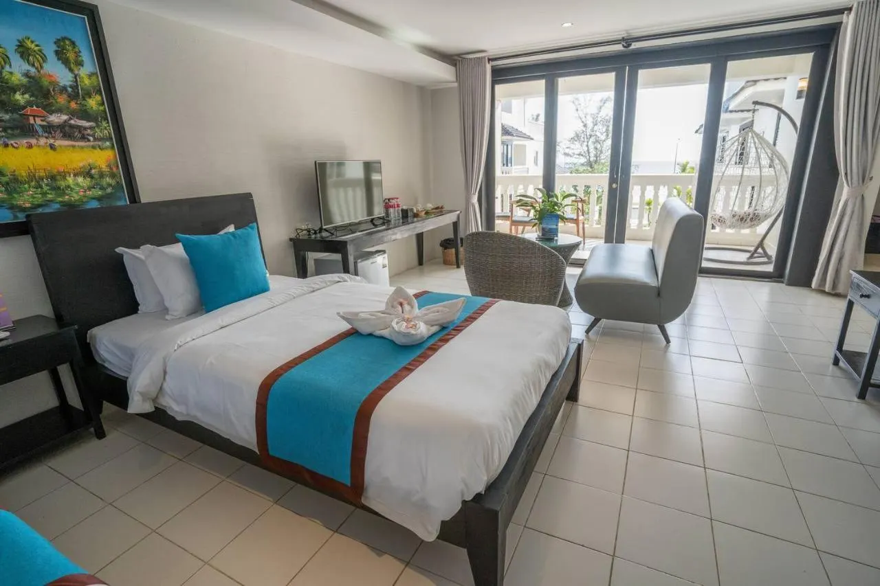 Living room, Bed in Mary Beach Hotel & Resort