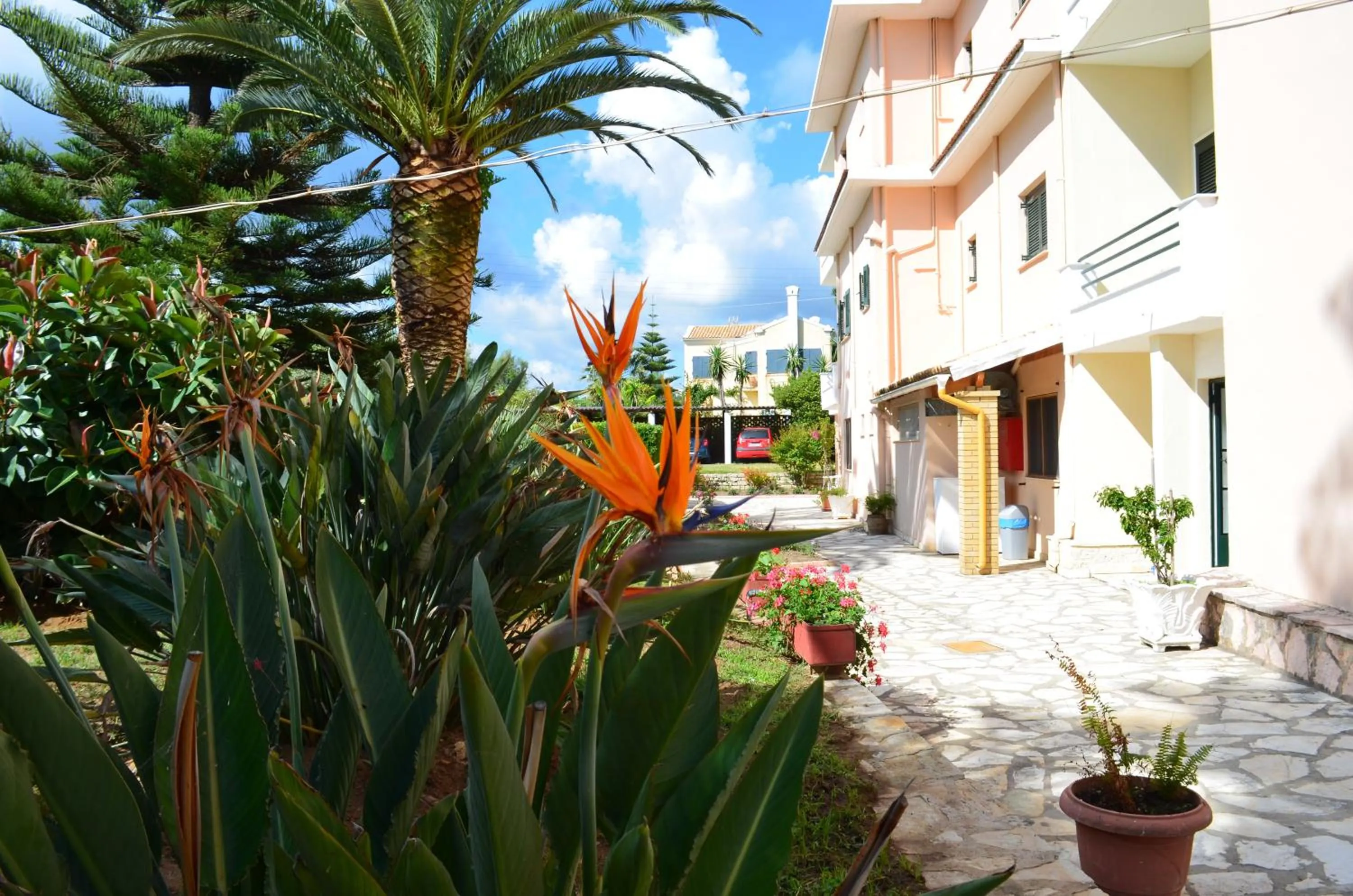 Property building in Akti Anastasia