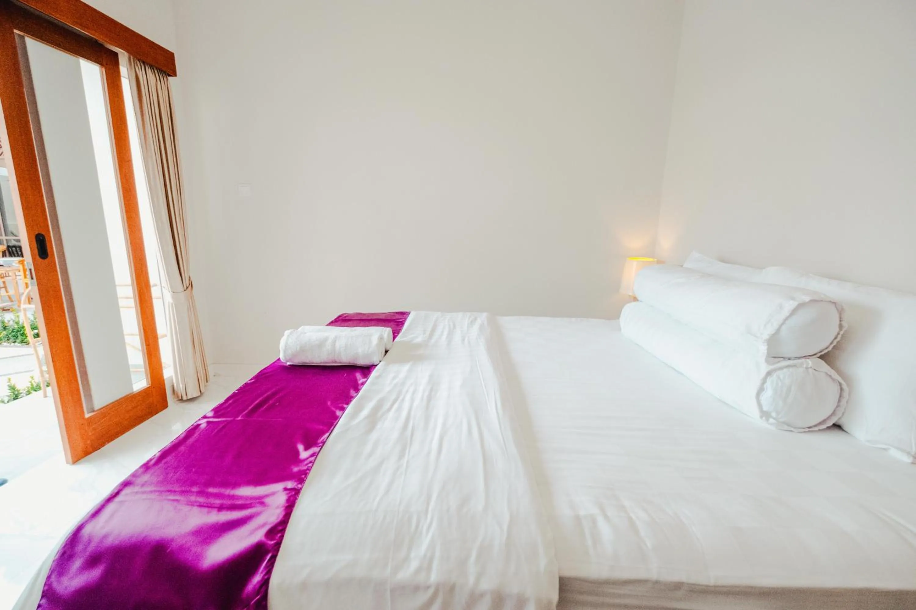 Bed in Turtle Shelter Guest House