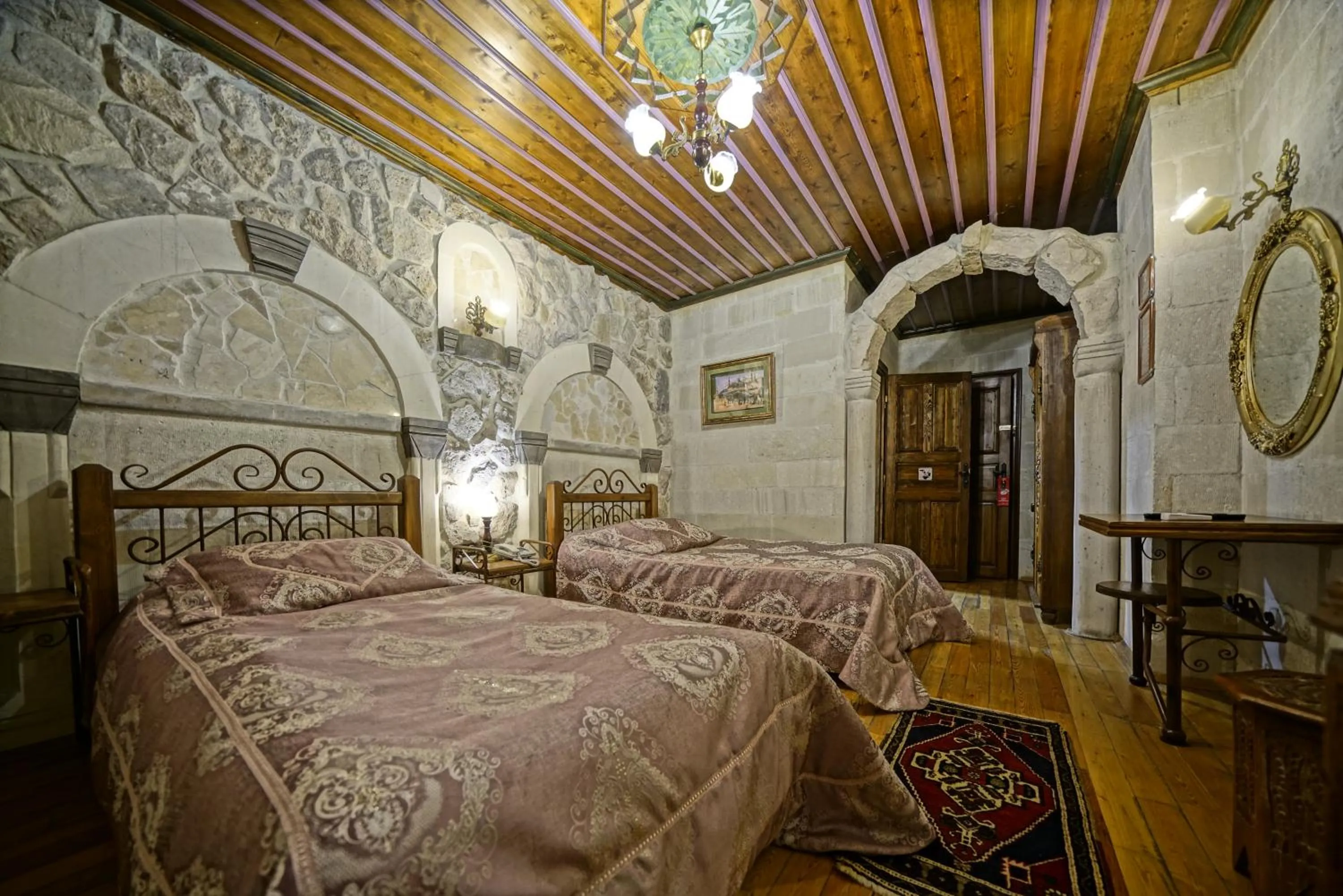 Photo of the whole room, Bed in Alaturca House