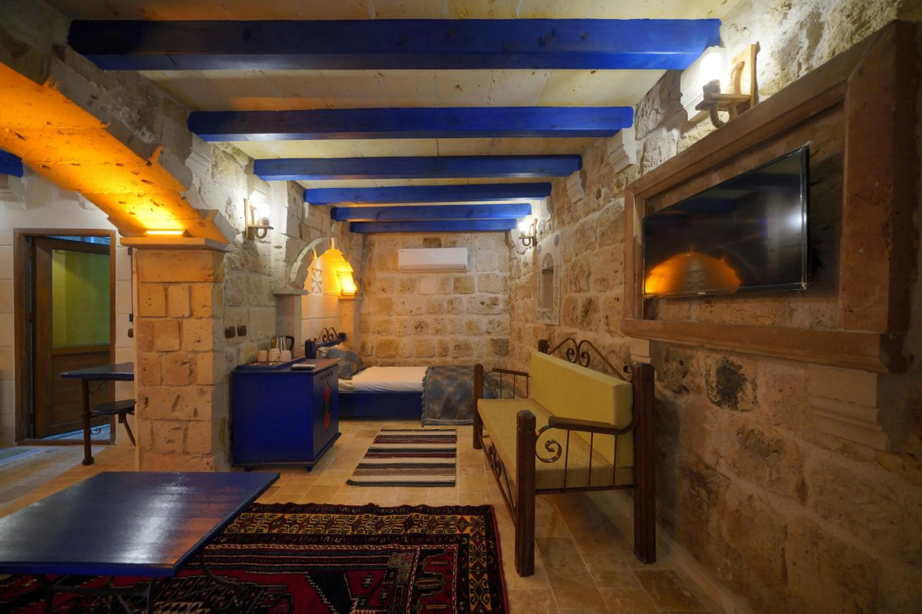 Photo of the whole room in Alaturca House