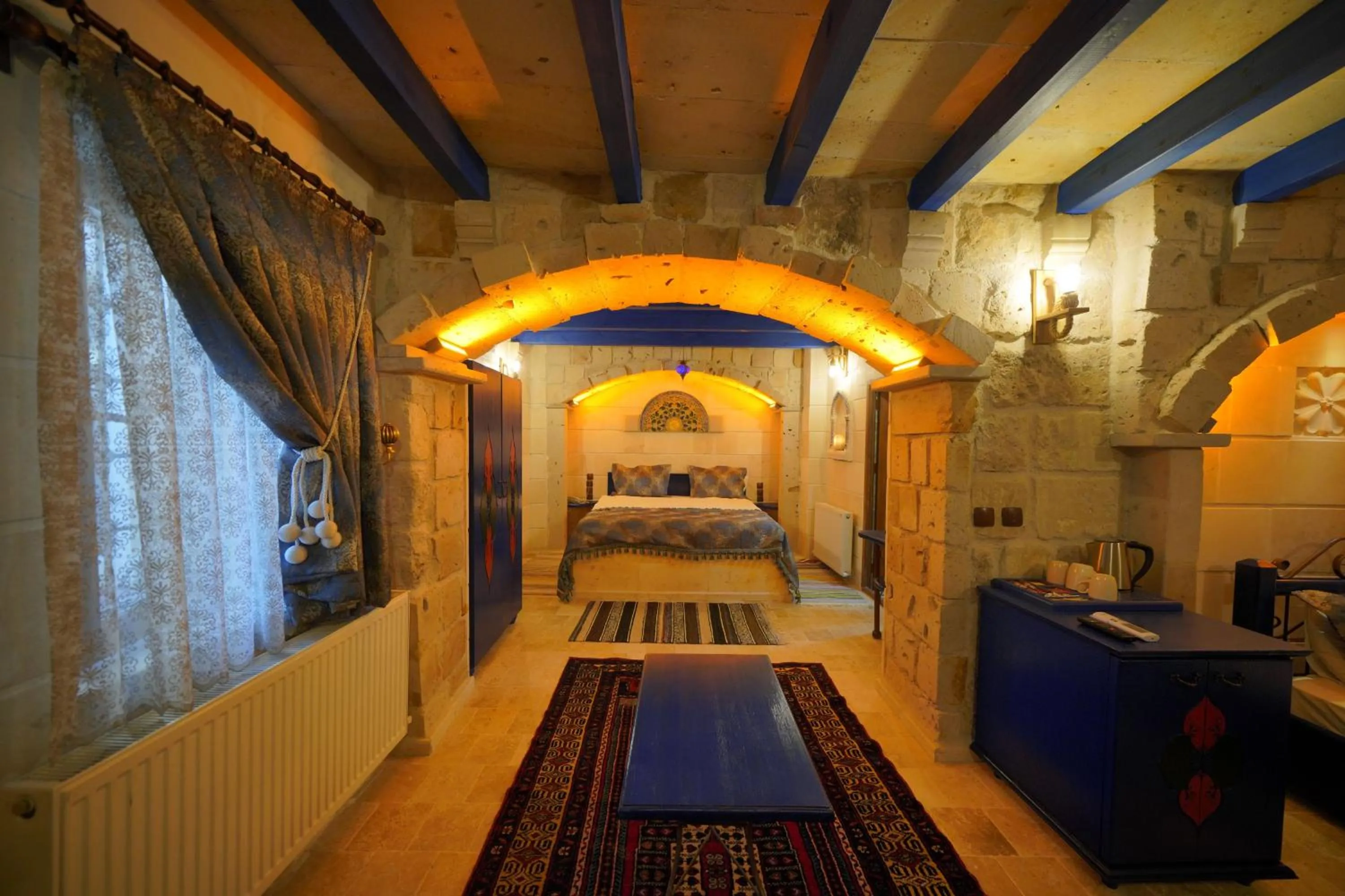 Photo of the whole room, Bed in Alaturca House