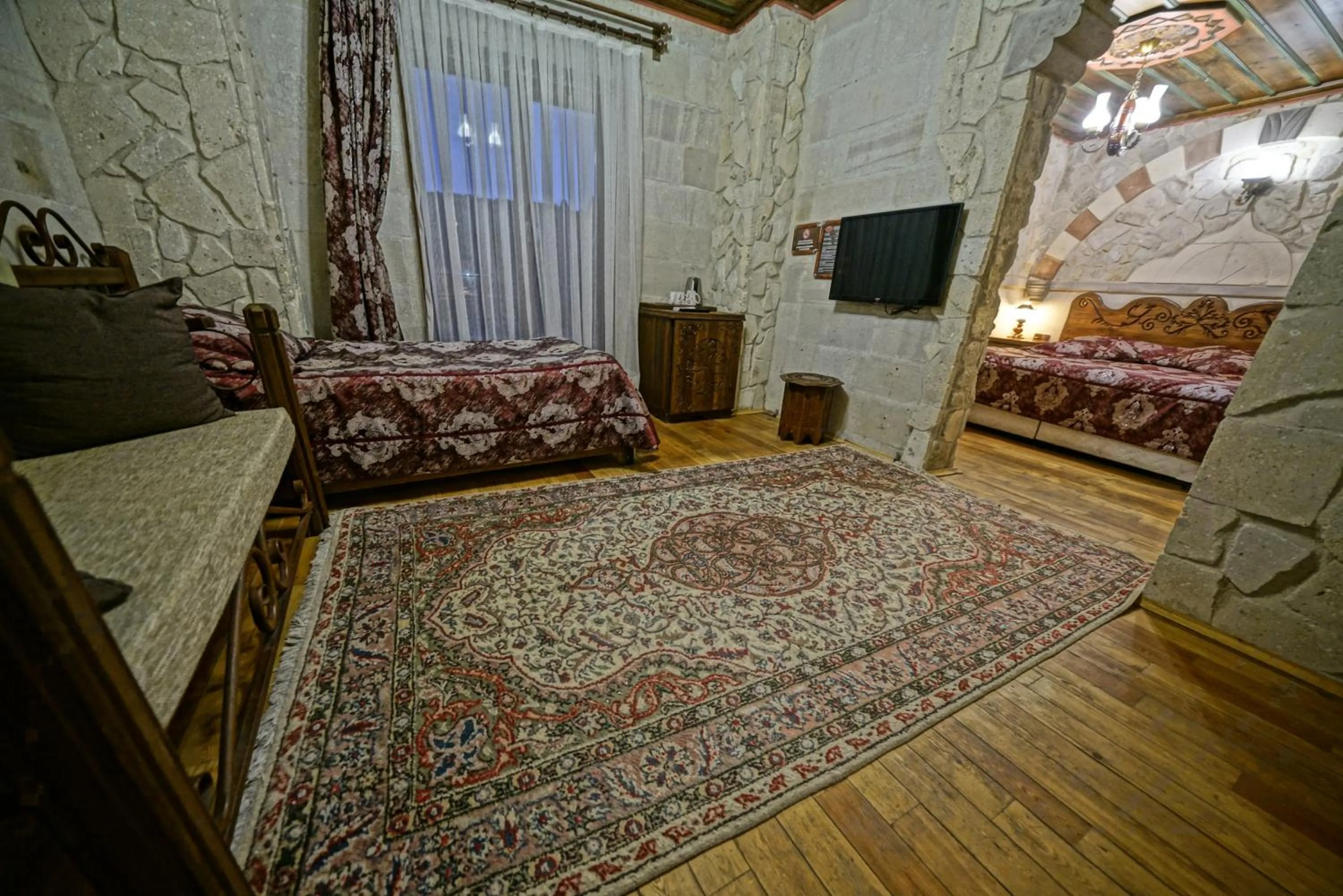 Photo of the whole room, Bed in Alaturca House