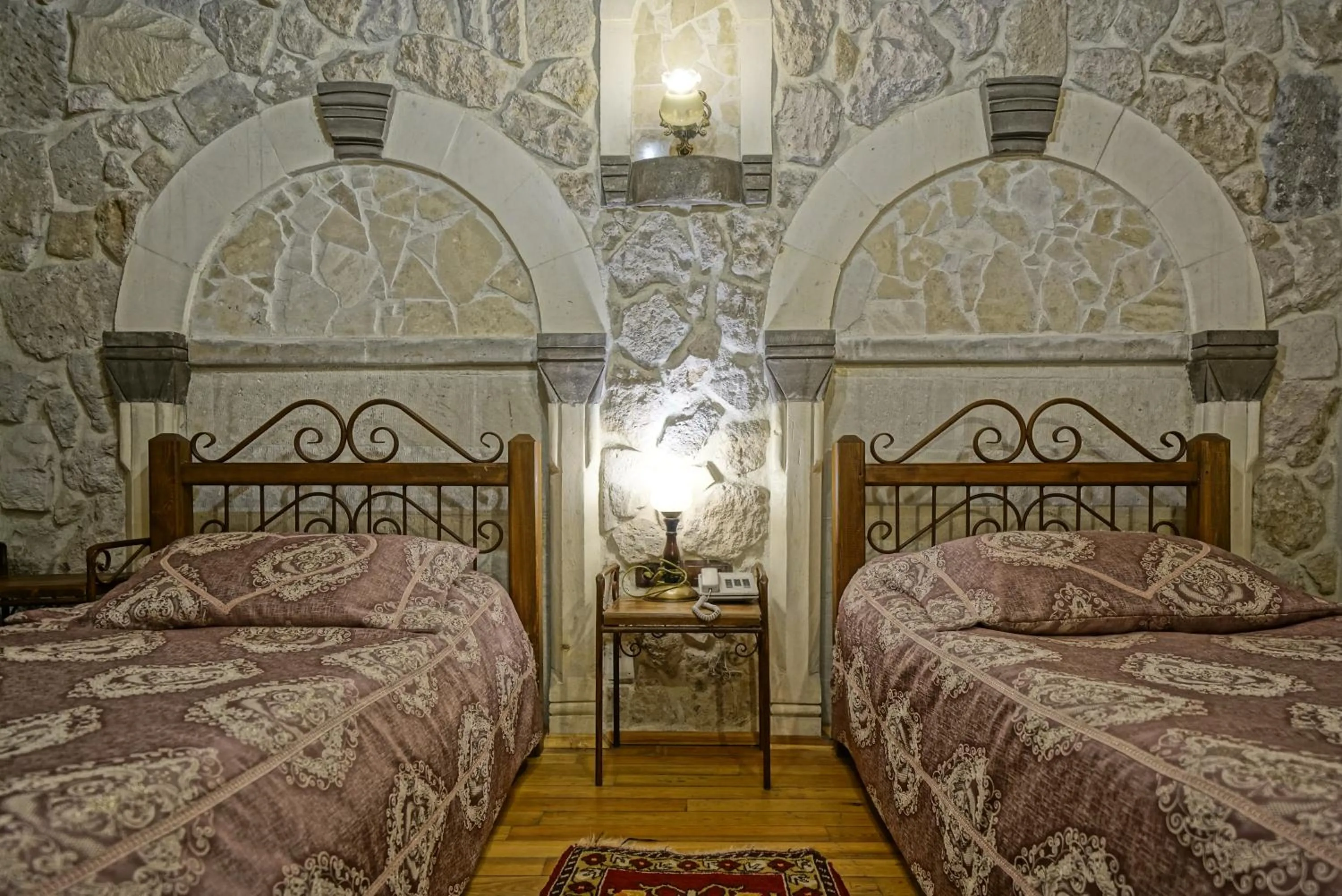 Photo of the whole room, Bed in Alaturca House