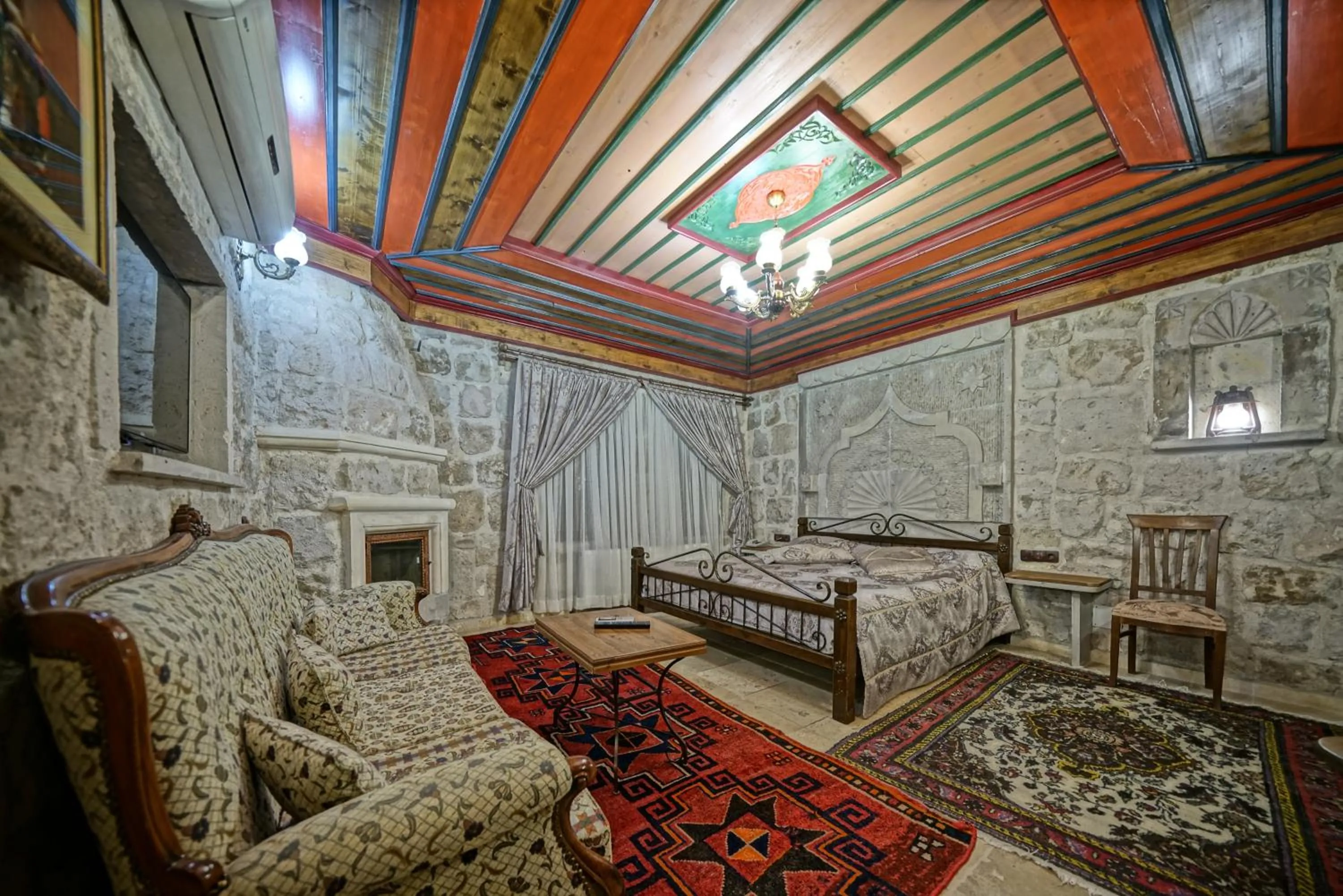 Photo of the whole room in Alaturca House