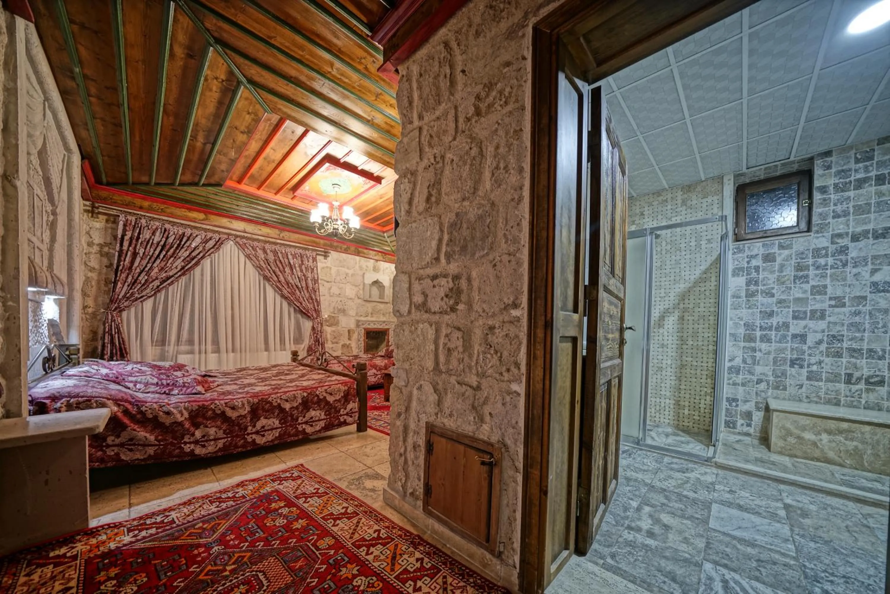 Photo of the whole room, Bed in Alaturca House