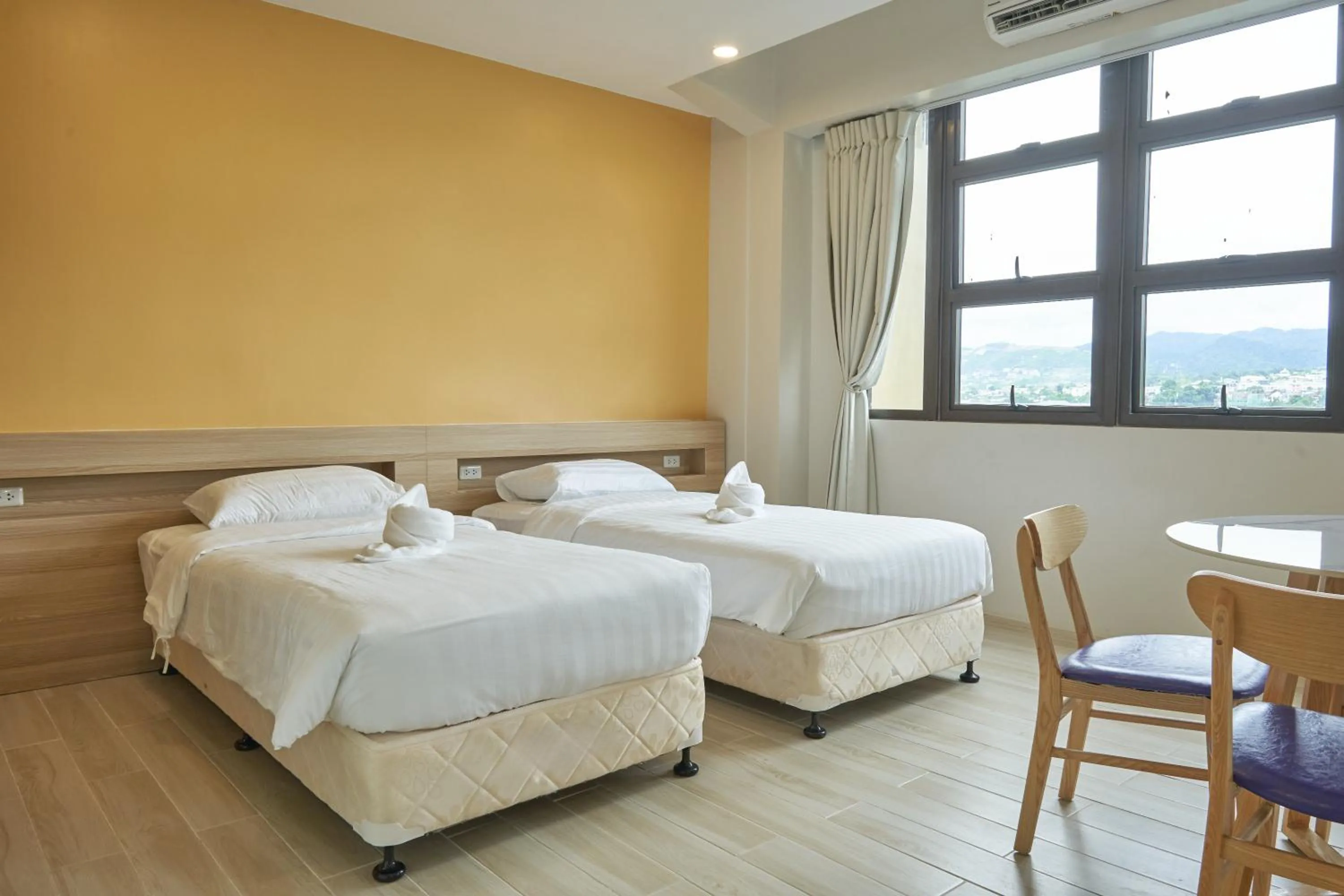 Bed in Treewoods Residences