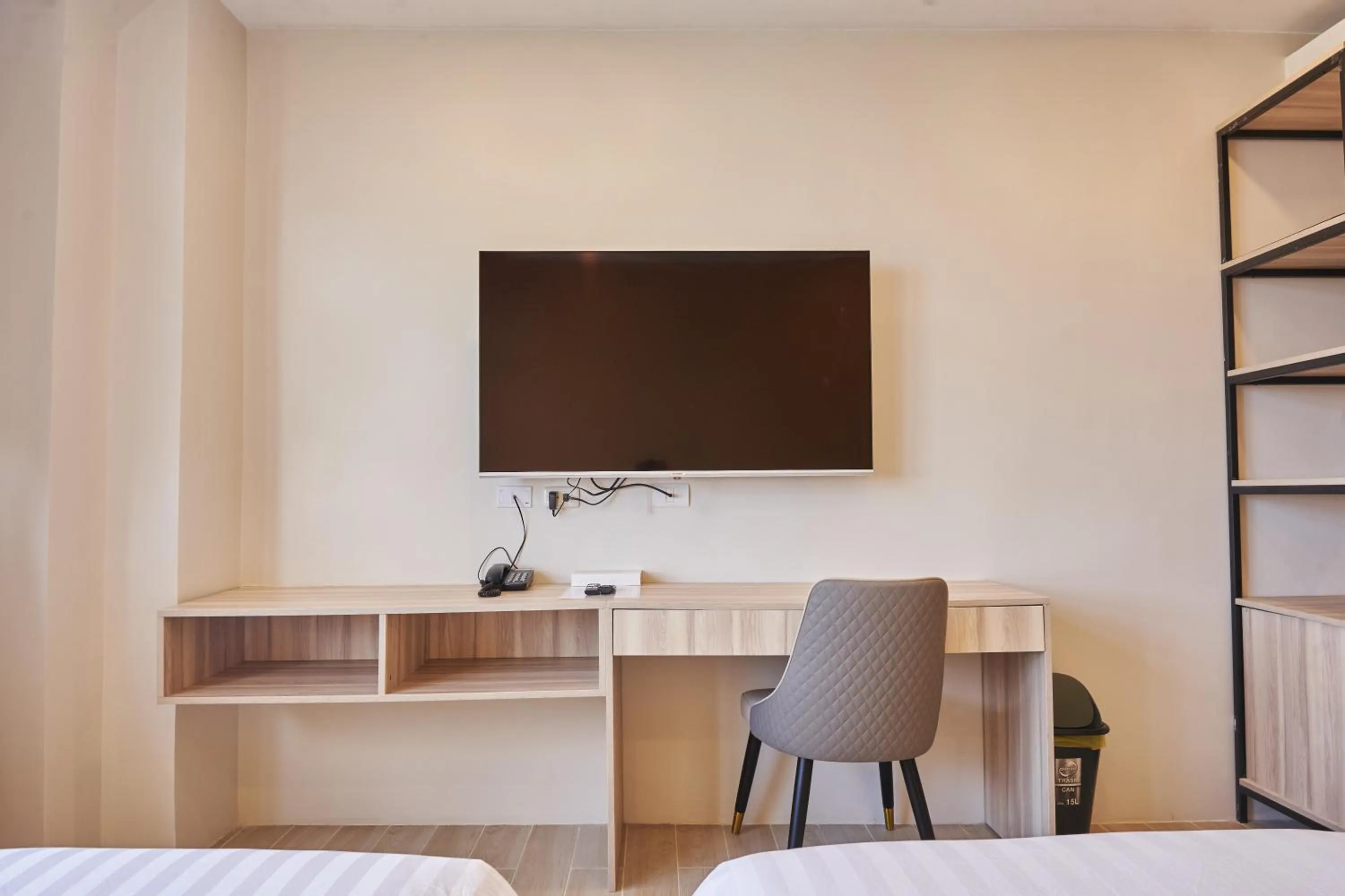 Bed in Treewoods Residences