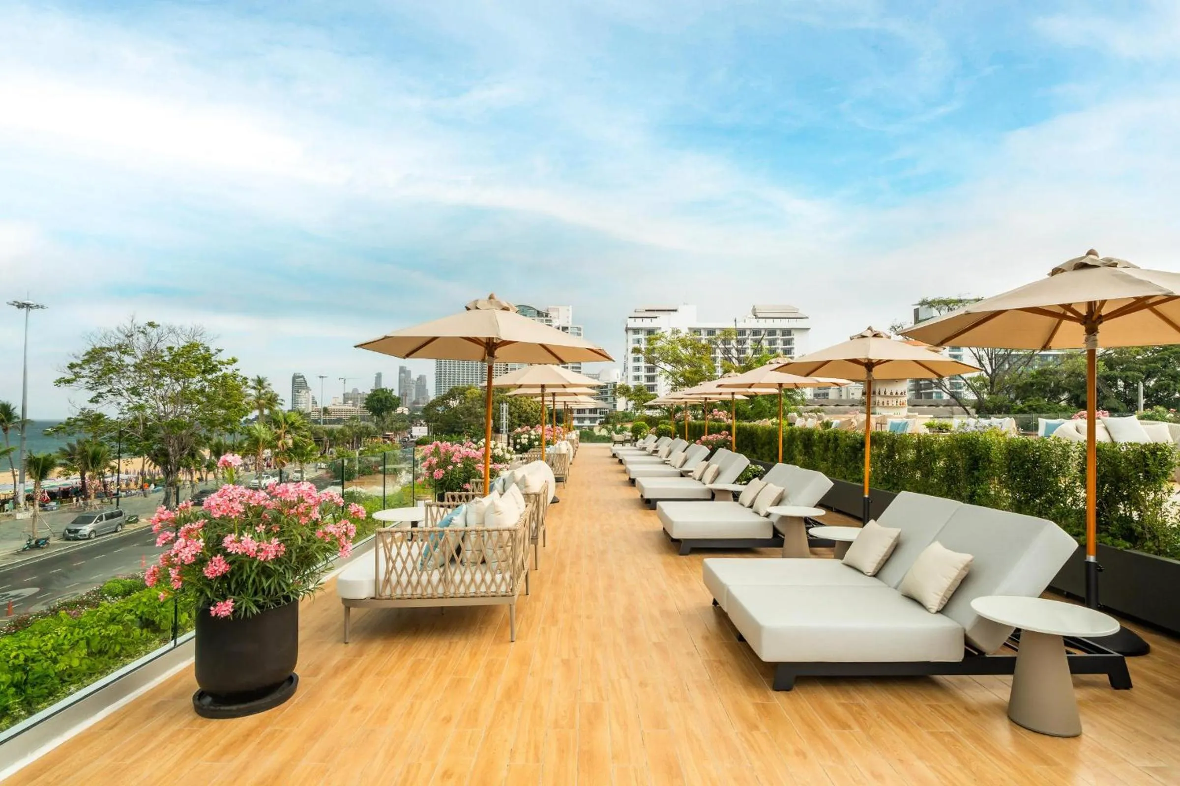 Lounge or bar in Meliá Pattaya Hotel