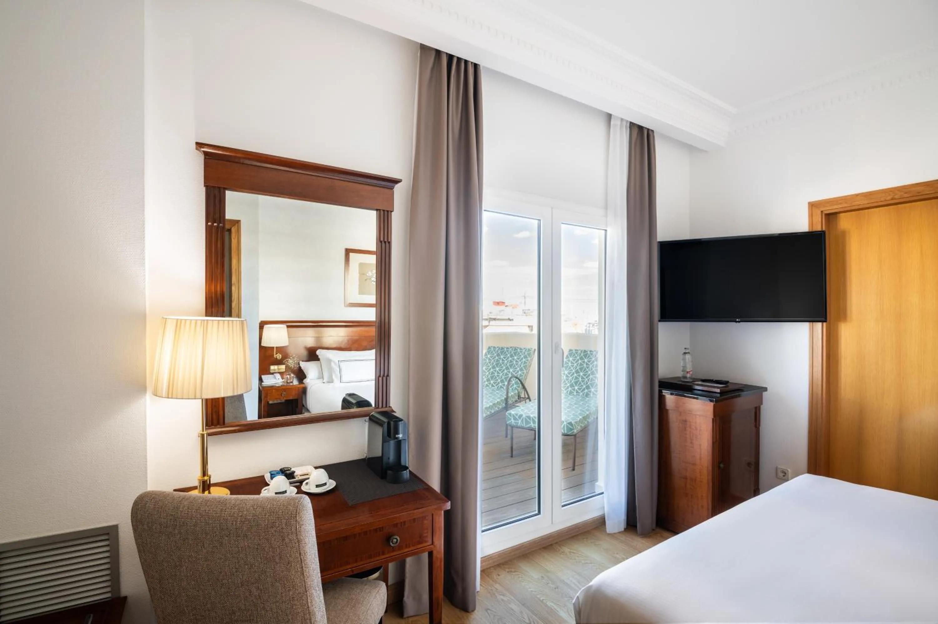 Bed in Melia Plaza Valencia