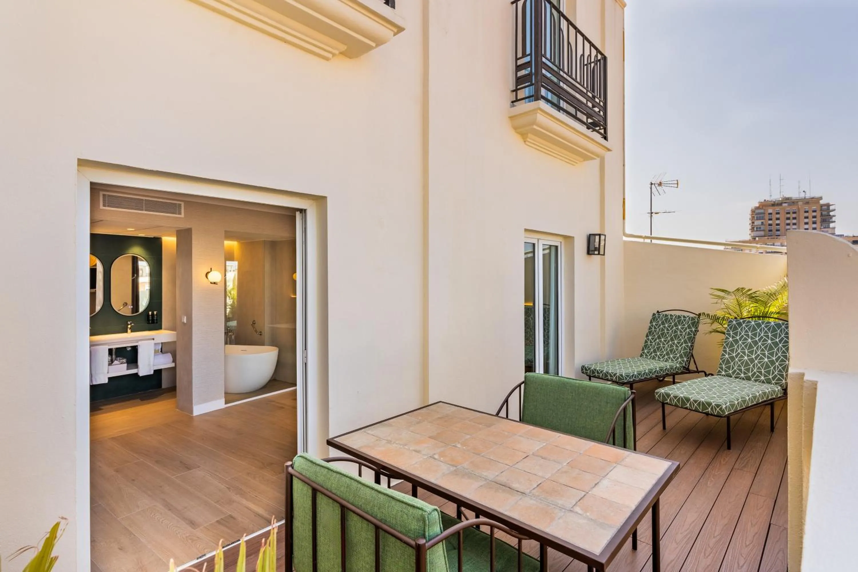 Bed in Melia Plaza Valencia