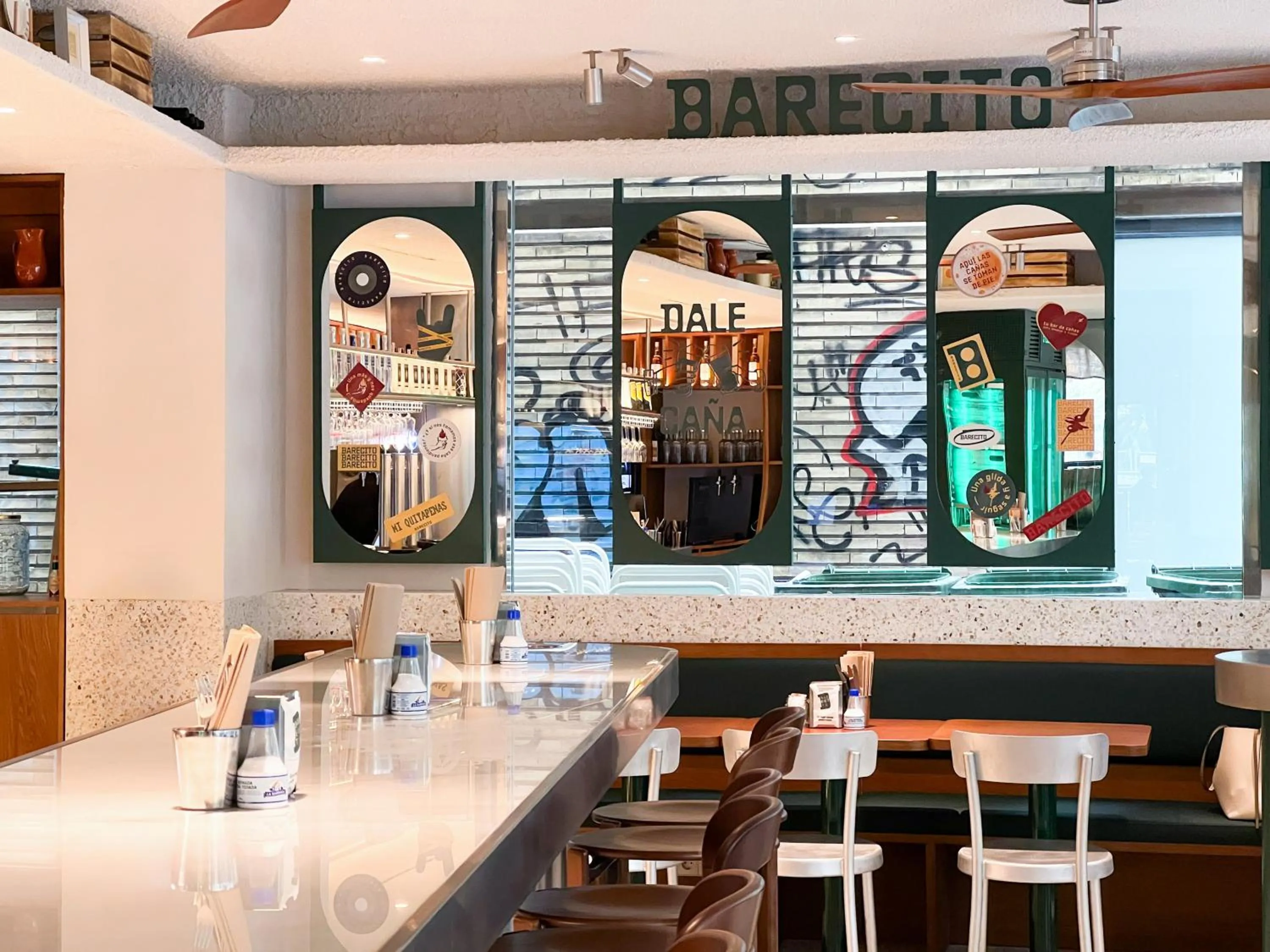 Restaurant/places to eat in Melia Plaza Valencia