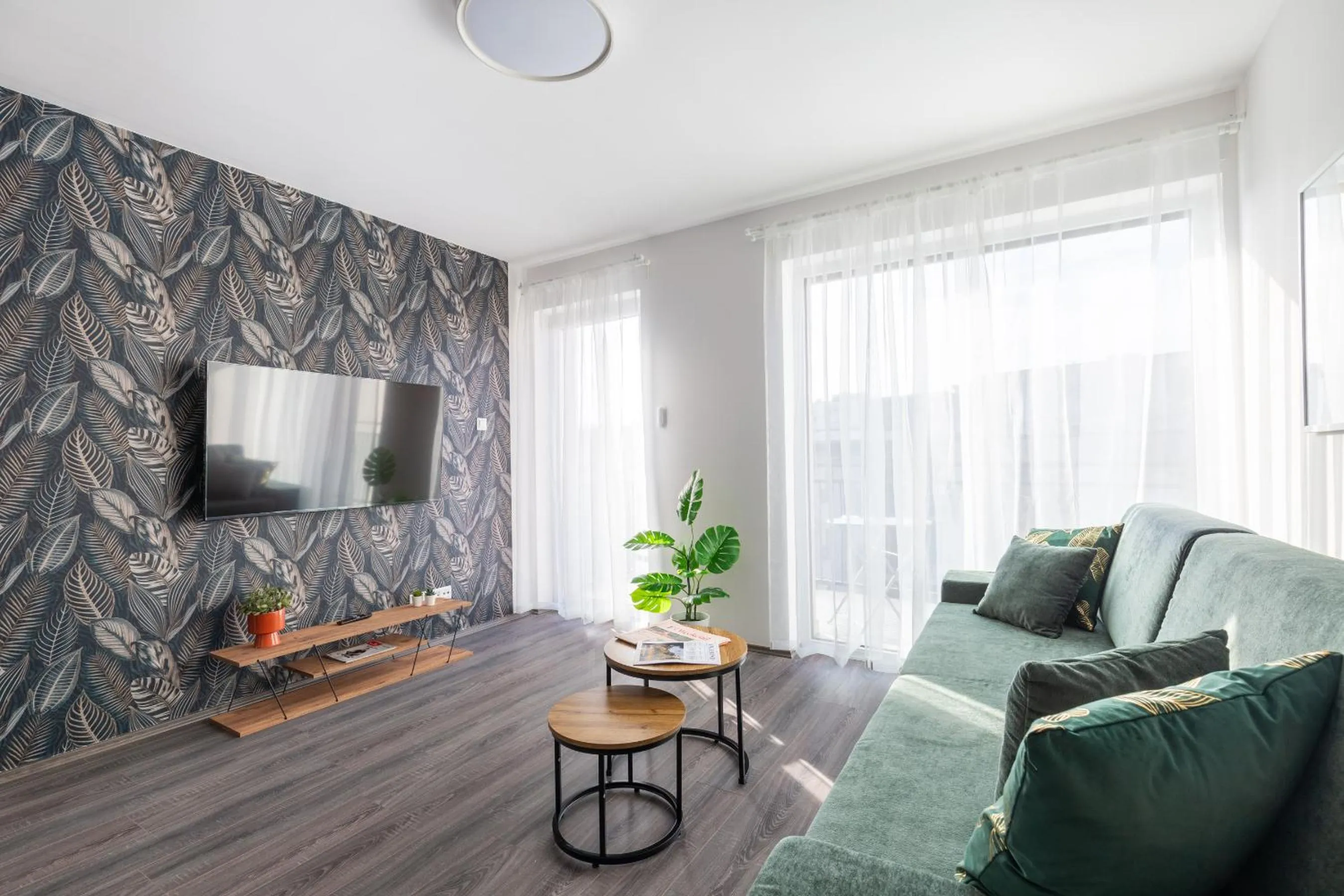 TV and multimedia in Hock Residence by Vagabond