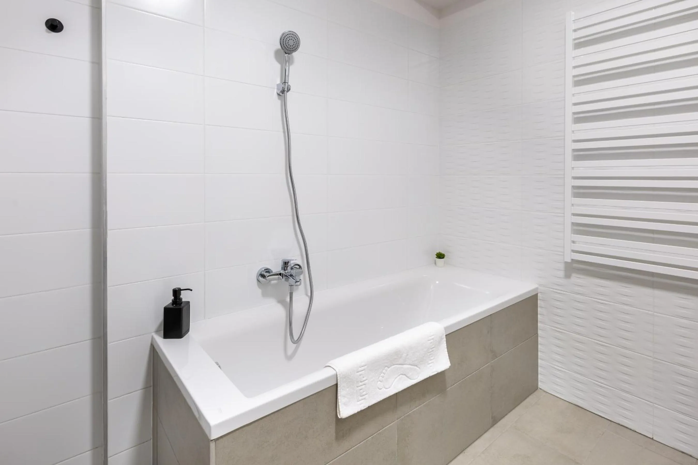 Bathroom in Hock Residence by Vagabond