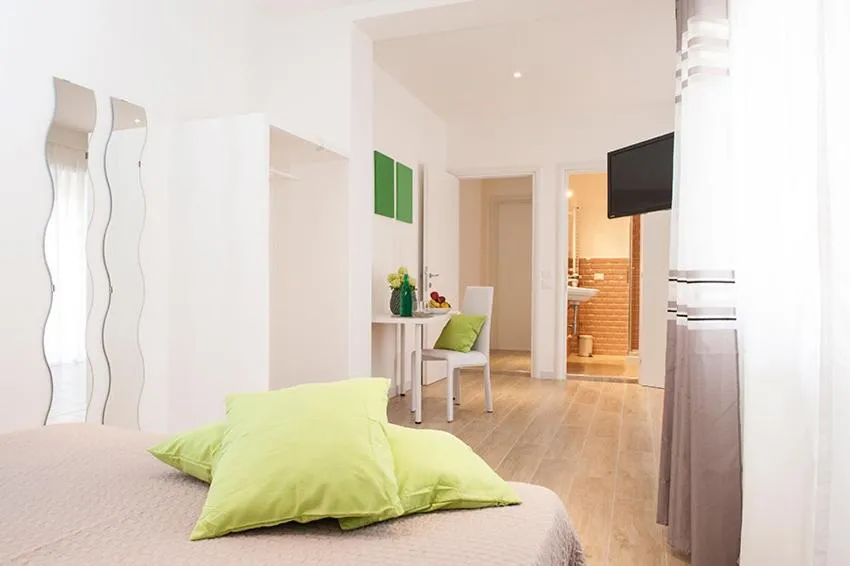 Photo of the whole room, Bed in Domus Casaletto