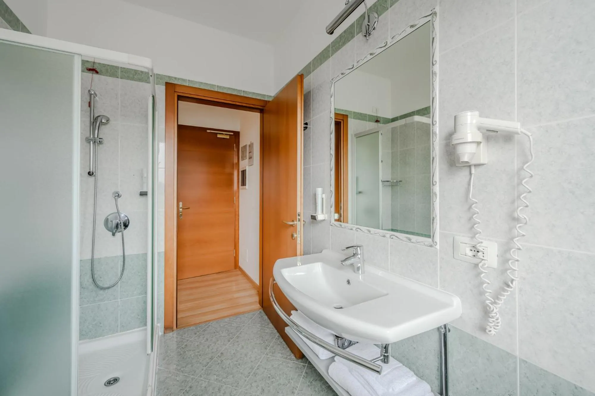 Bathroom in Hotel Nuova Barcaccia