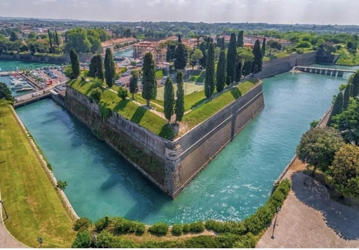 Nearby landmark in Hotel Nuova Barcaccia