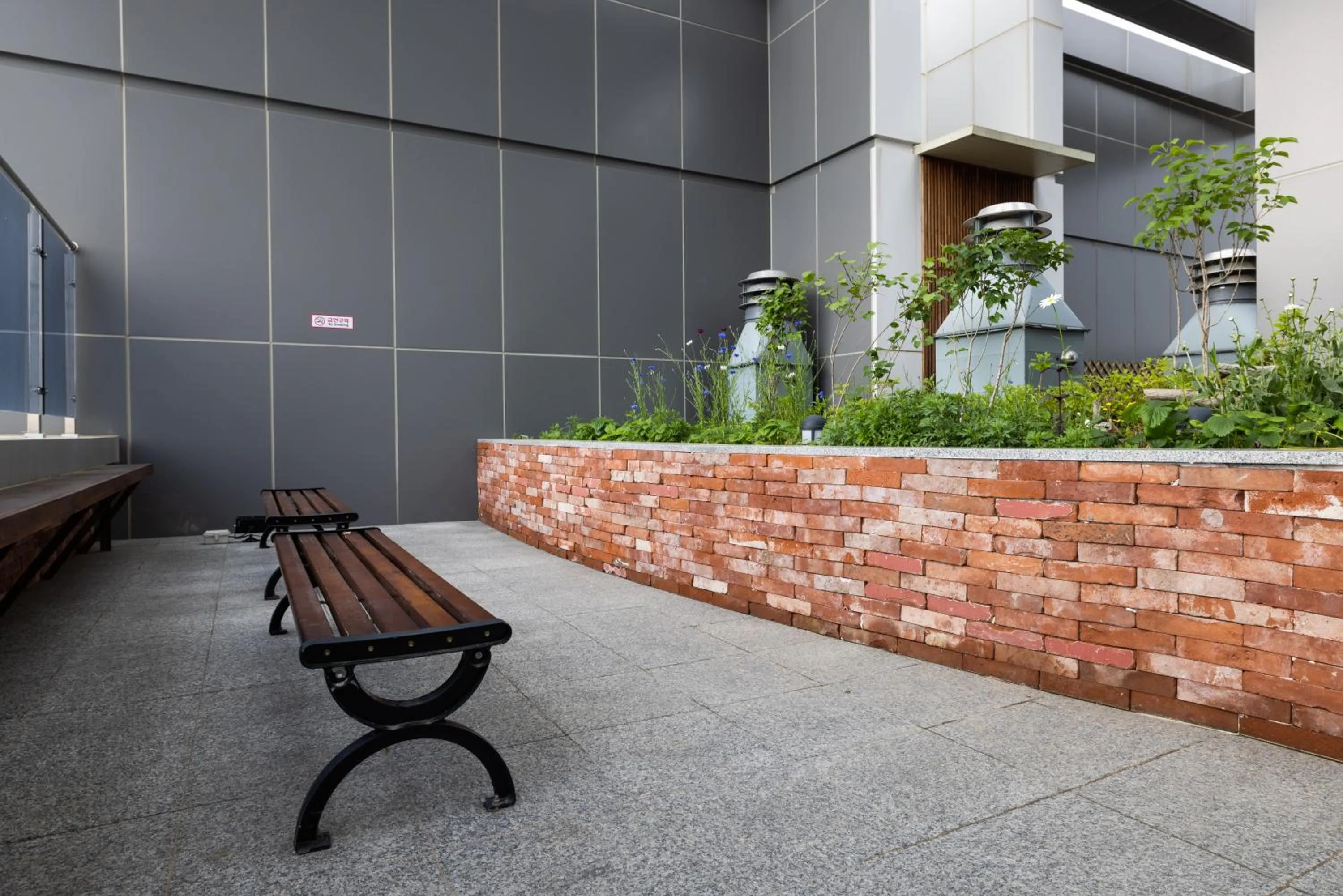 Property building in Grand Bleu Hotel & Residence