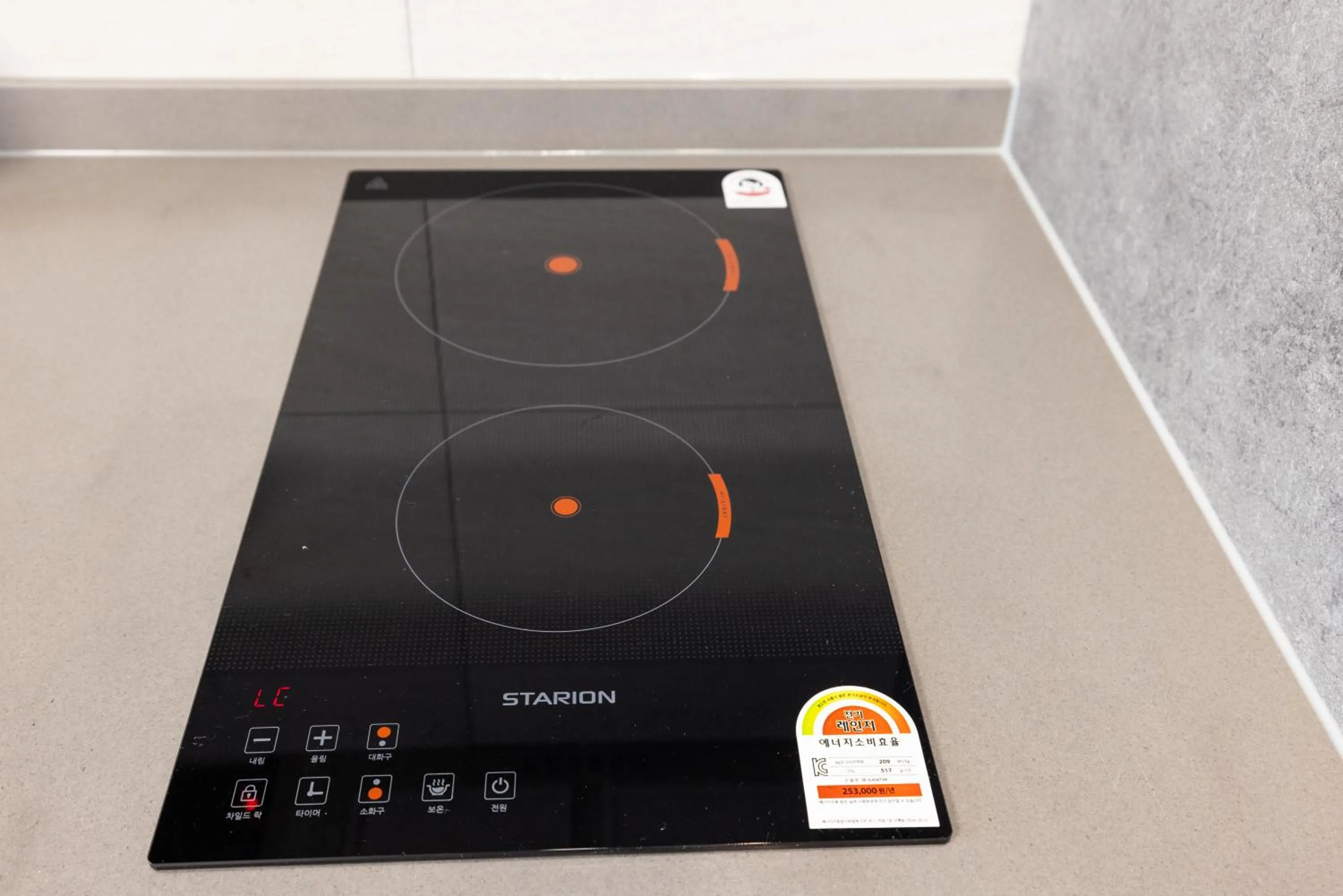 Area and facilities in Grand Bleu Hotel & Residence