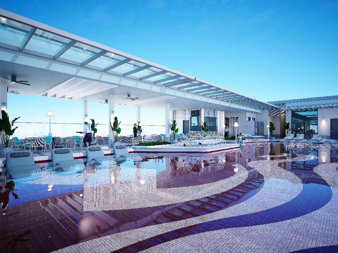 Pool view in Fifth Avenue Hotel