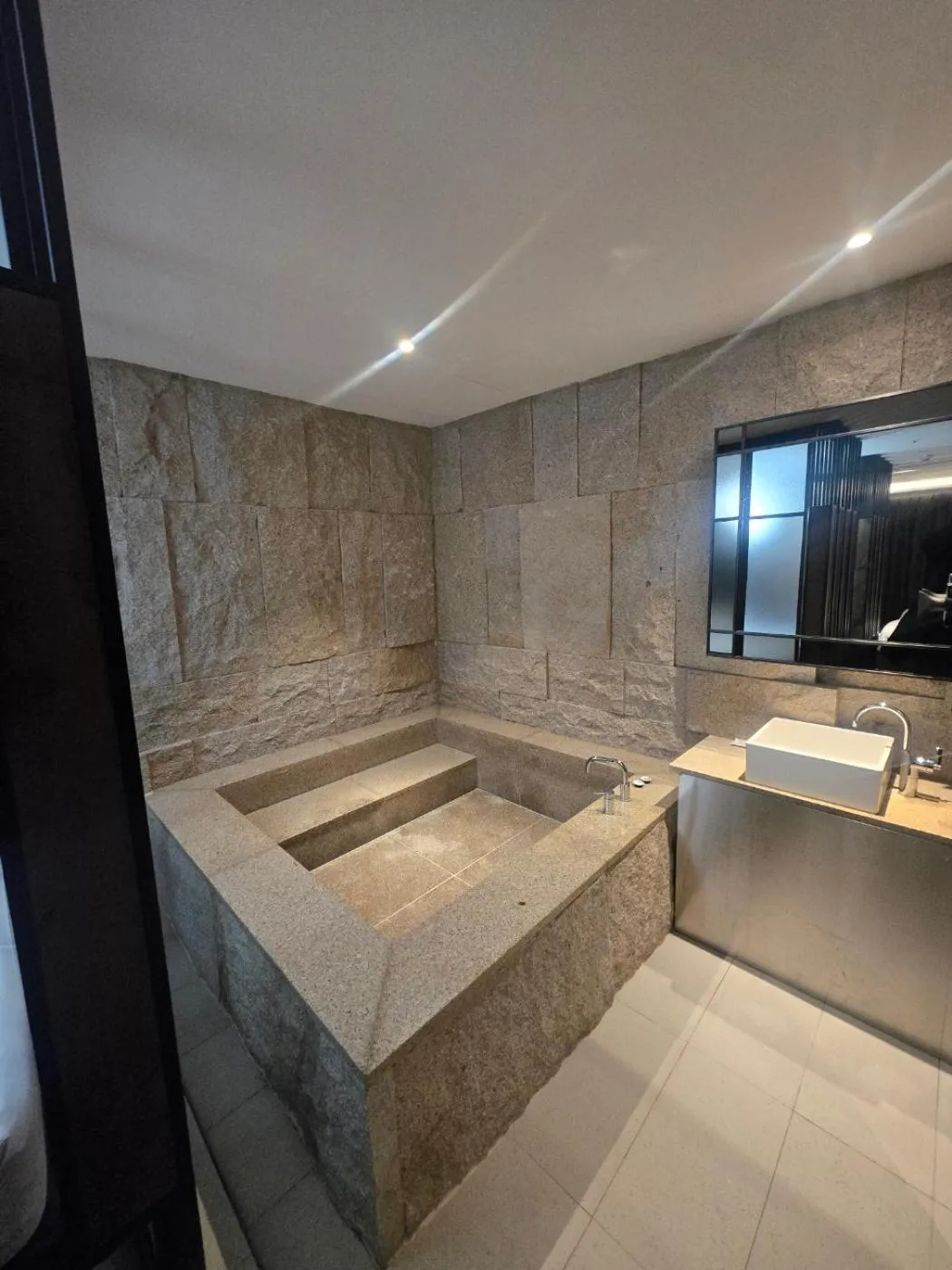 Bathroom in Hotel The Designers Premier Seongsu and Konkuk Univ