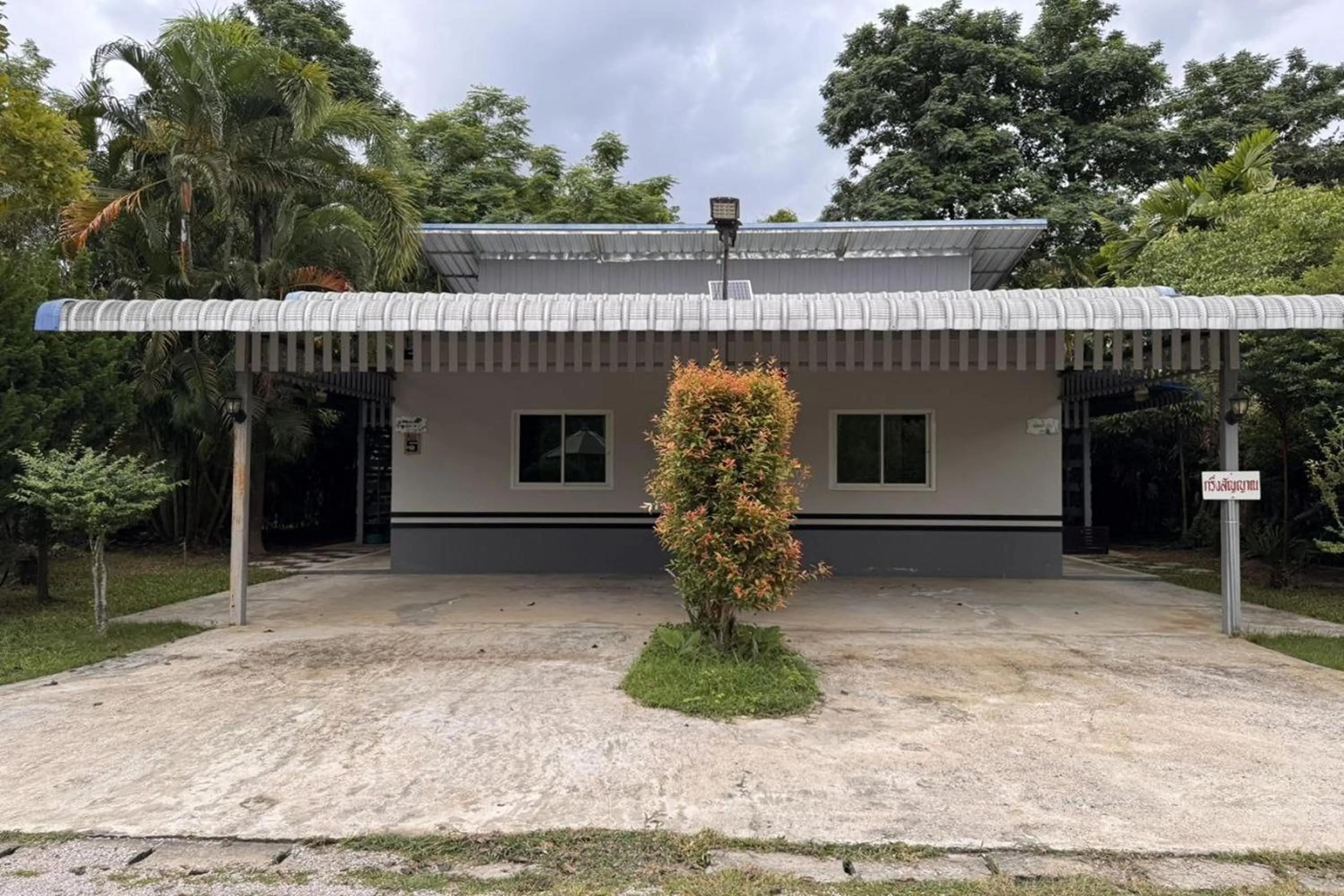 Property building in Ban Suan Suree Resort