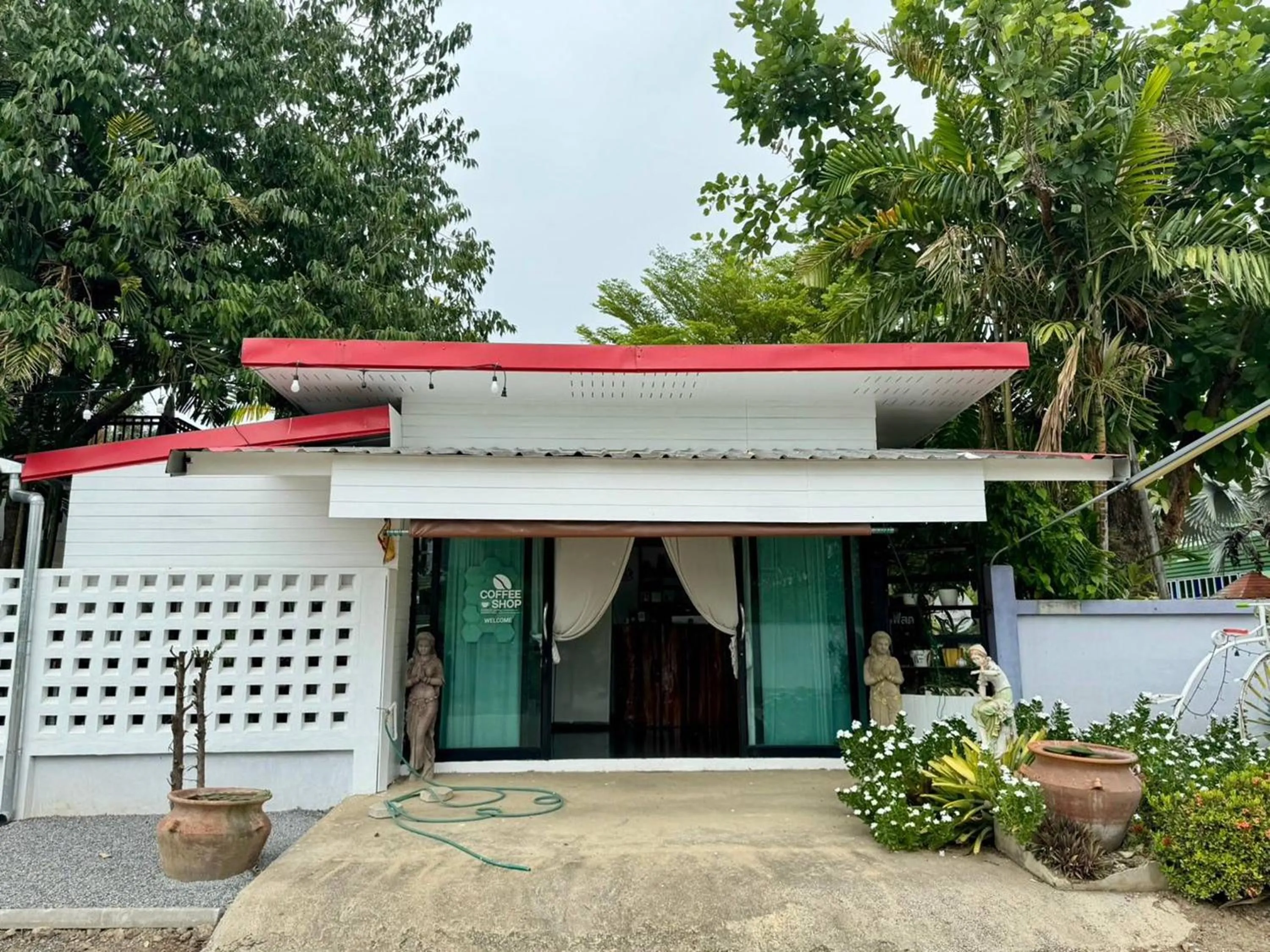 Property building in Ban Suan Suree Resort