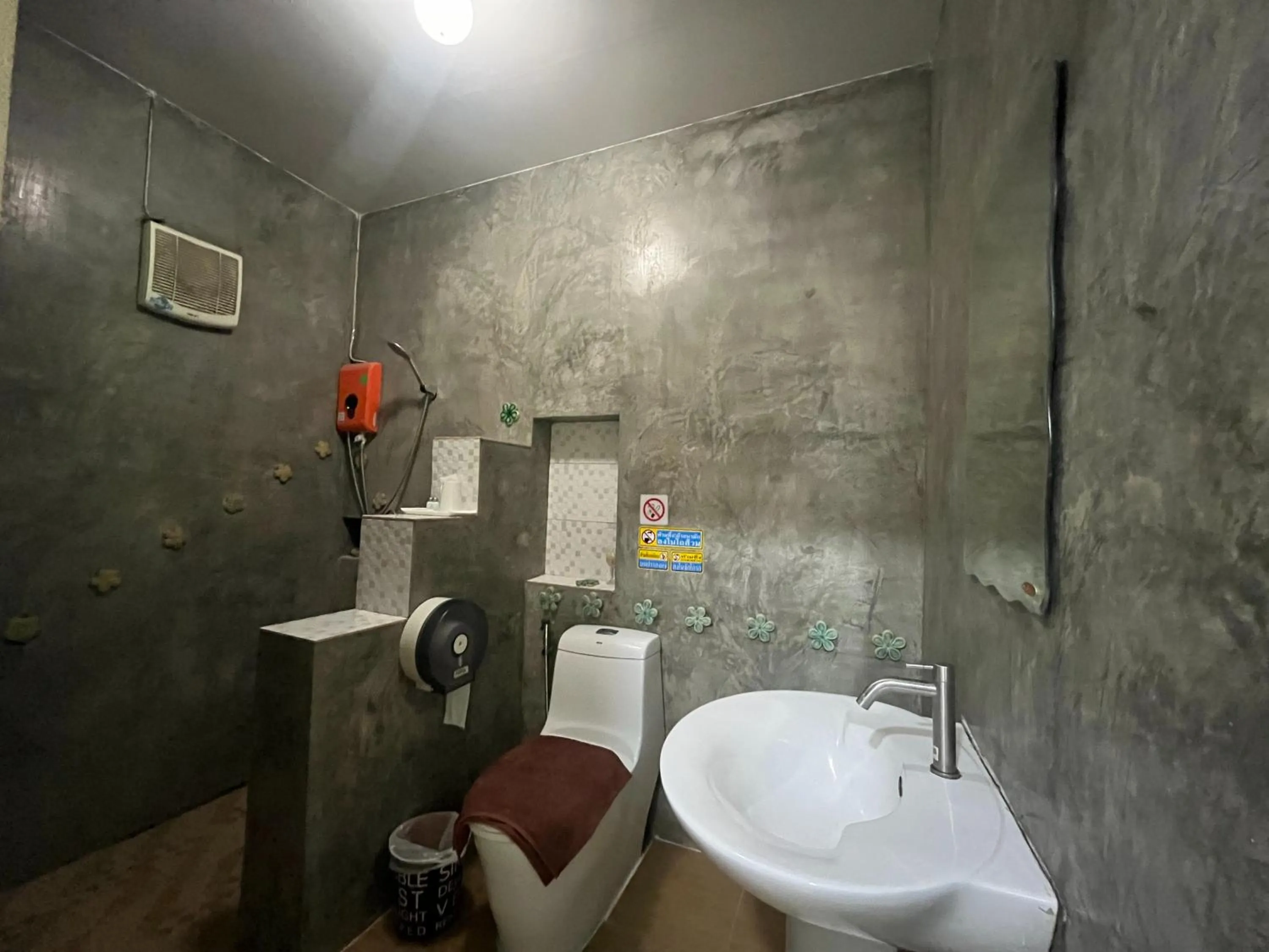 Bathroom in Ban Suan Suree Resort