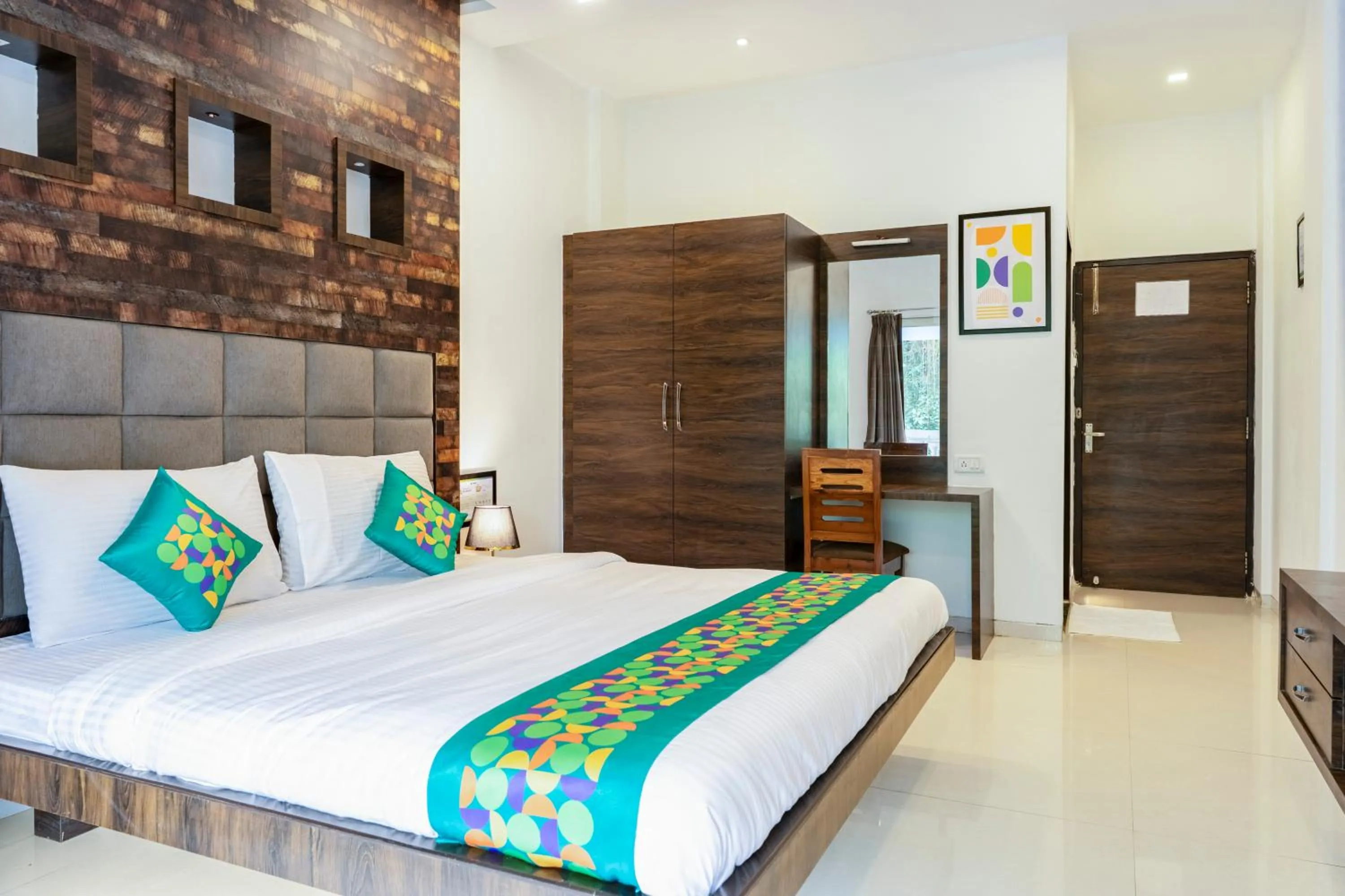 Bedroom, Bed in Treebo Blue Roof, Kelwa