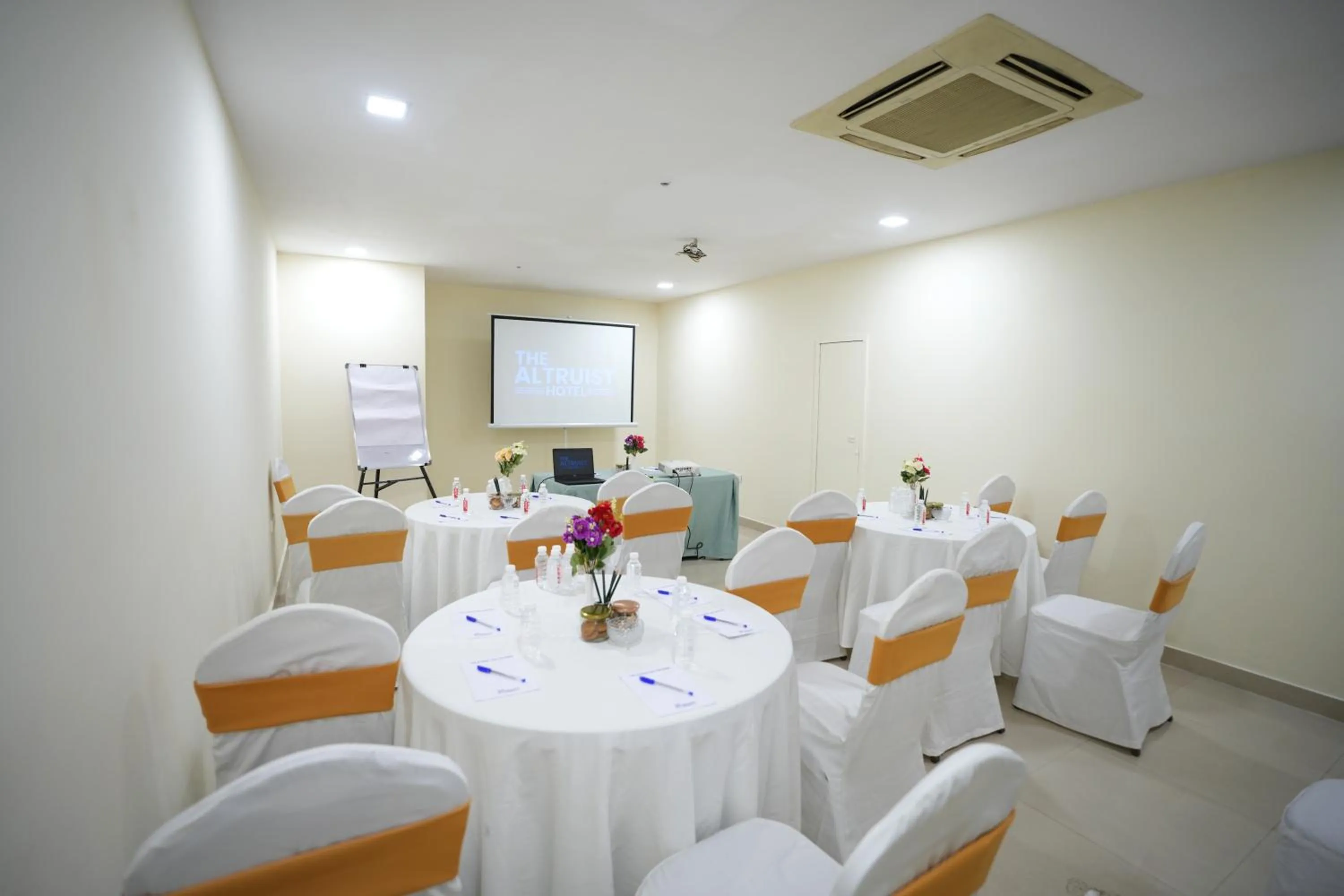 Meeting/conference room in The Altruist One Continent