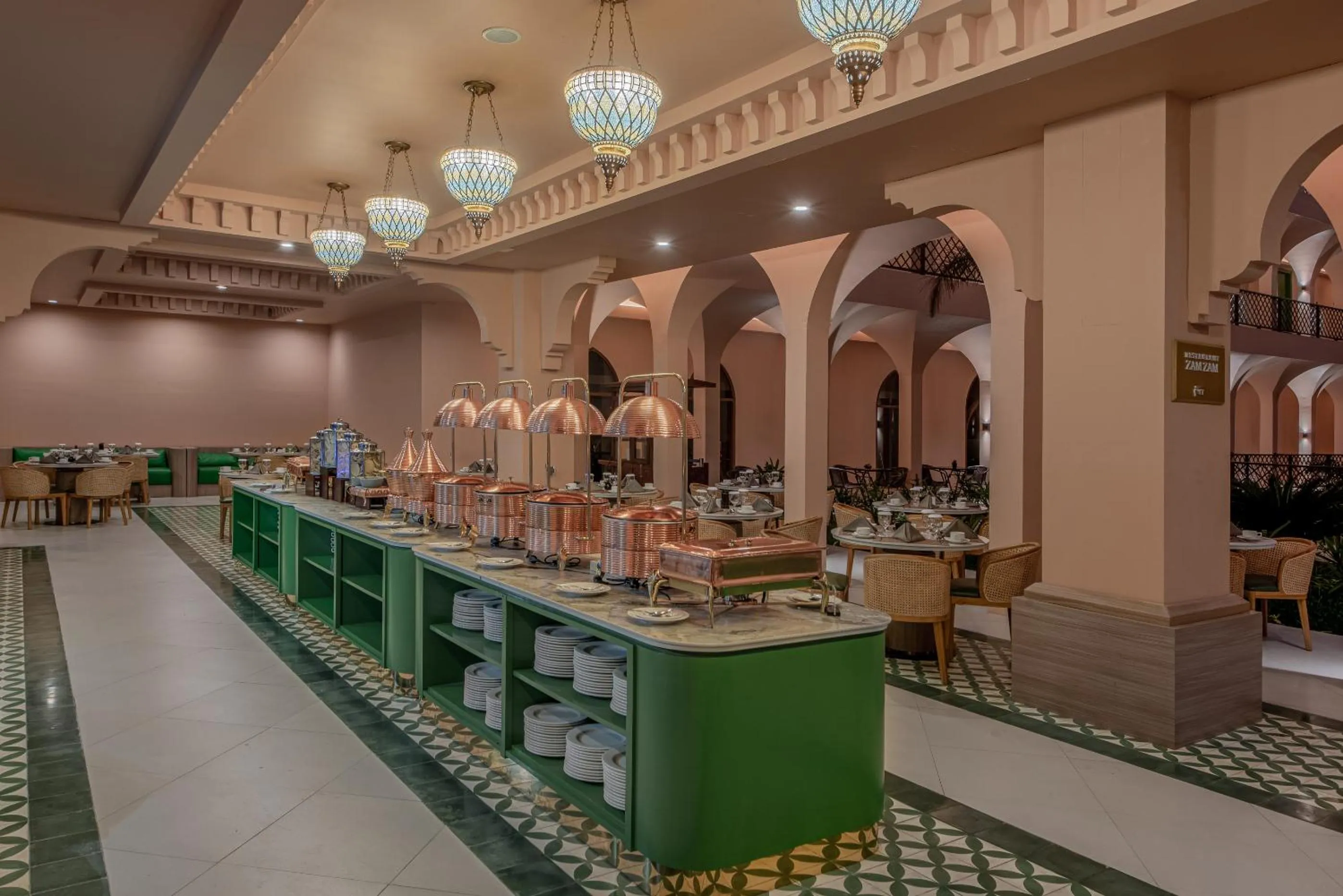 Restaurant/places to eat in Anaya Azana Hotel & Villa Tawangmangu