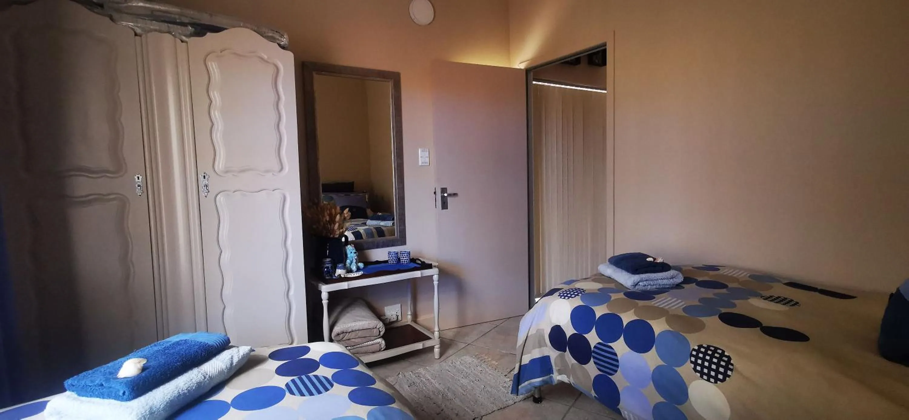 Photo of the whole room in The Third Dolphin