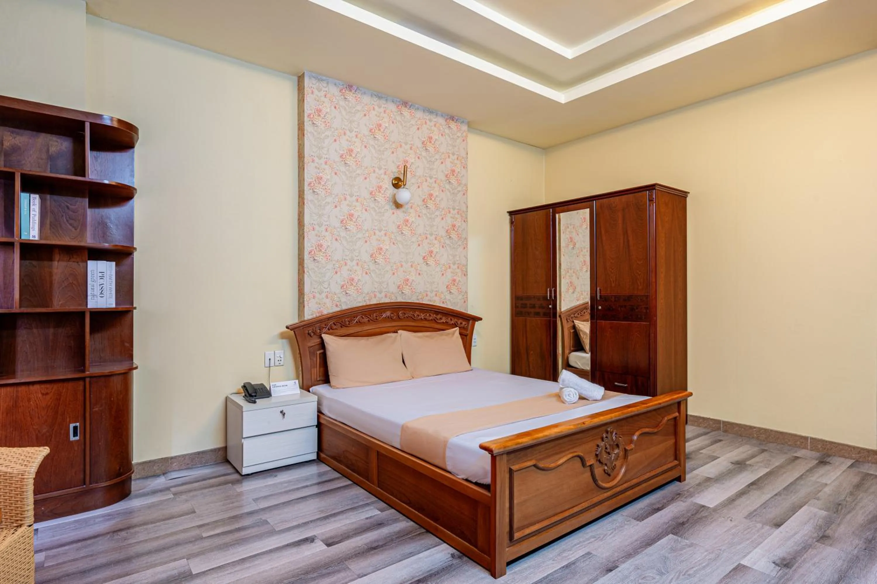 Bed in Hoàng Long Hotel By Cozrum