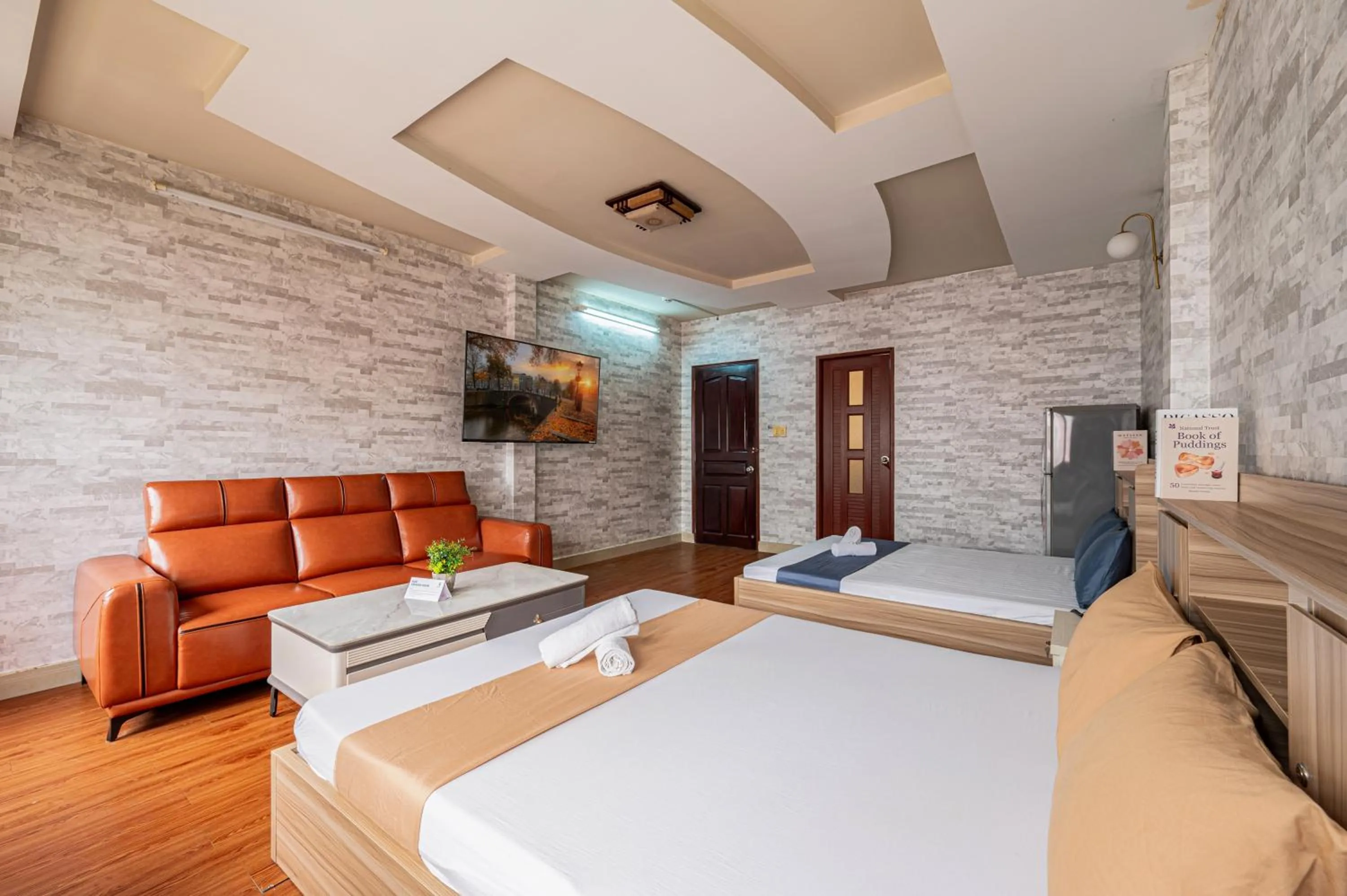 Bed in Hoàng Long Hotel By Cozrum