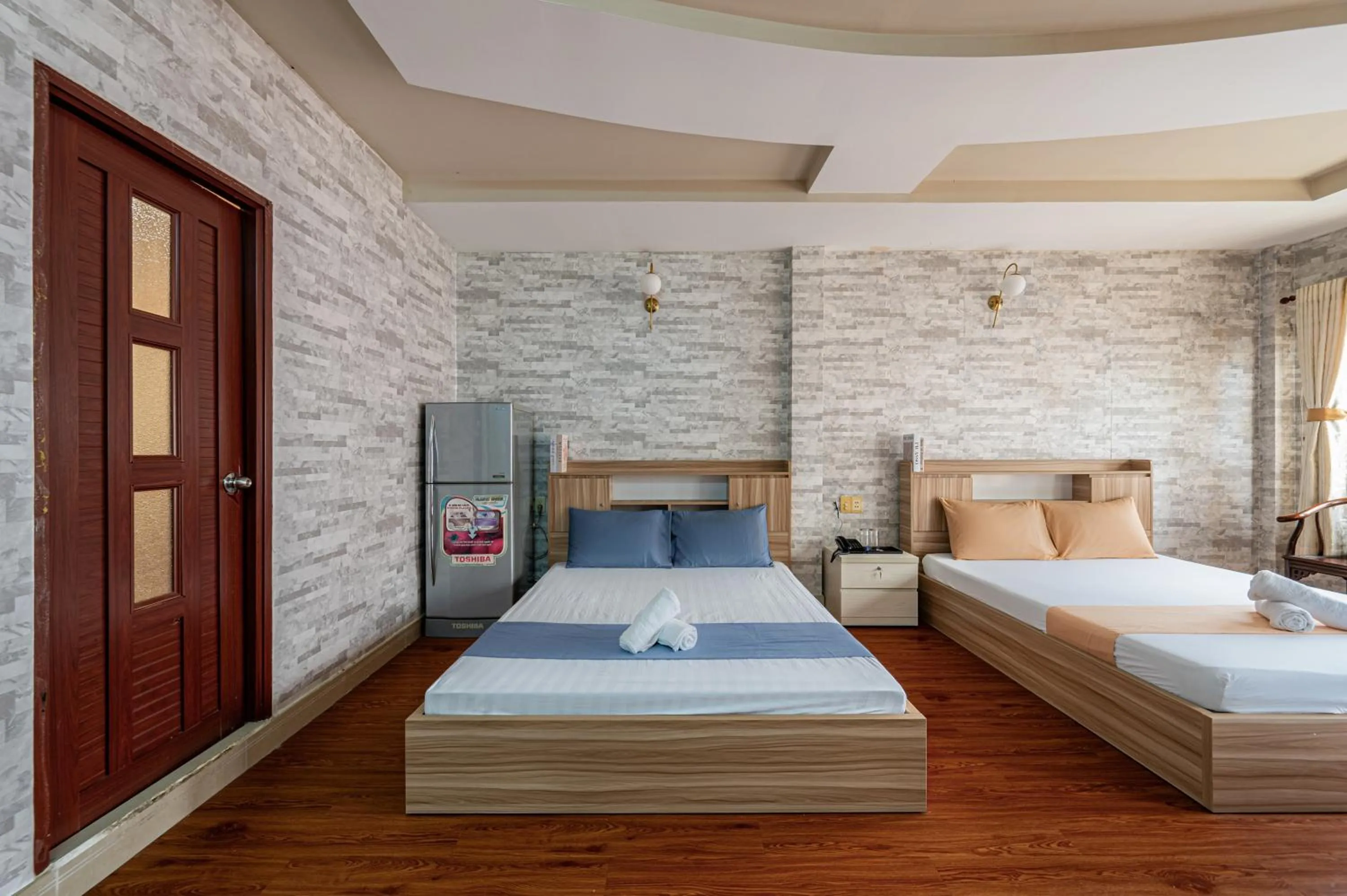 Bed in Hoàng Long Hotel By Cozrum