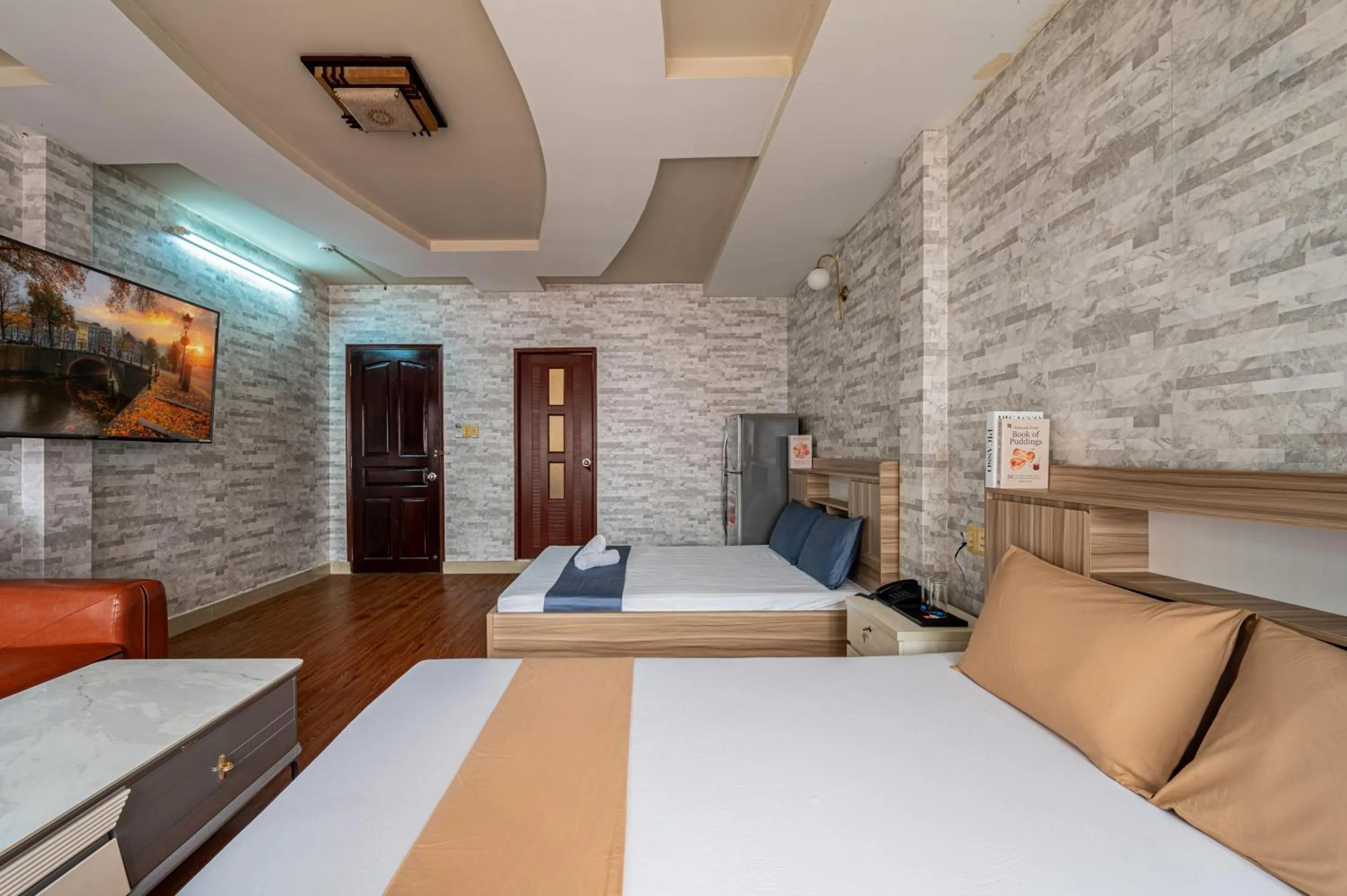 Bed in Hoàng Long Hotel By Cozrum
