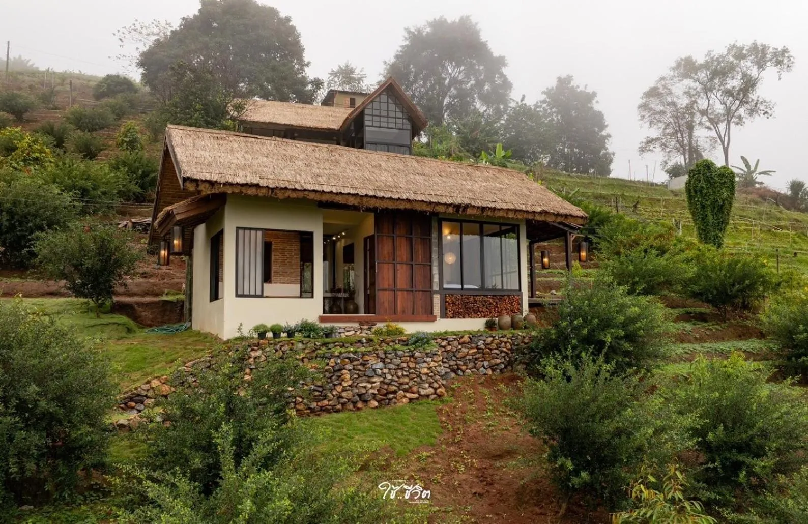 Property building in Chai Cheevit Maesa